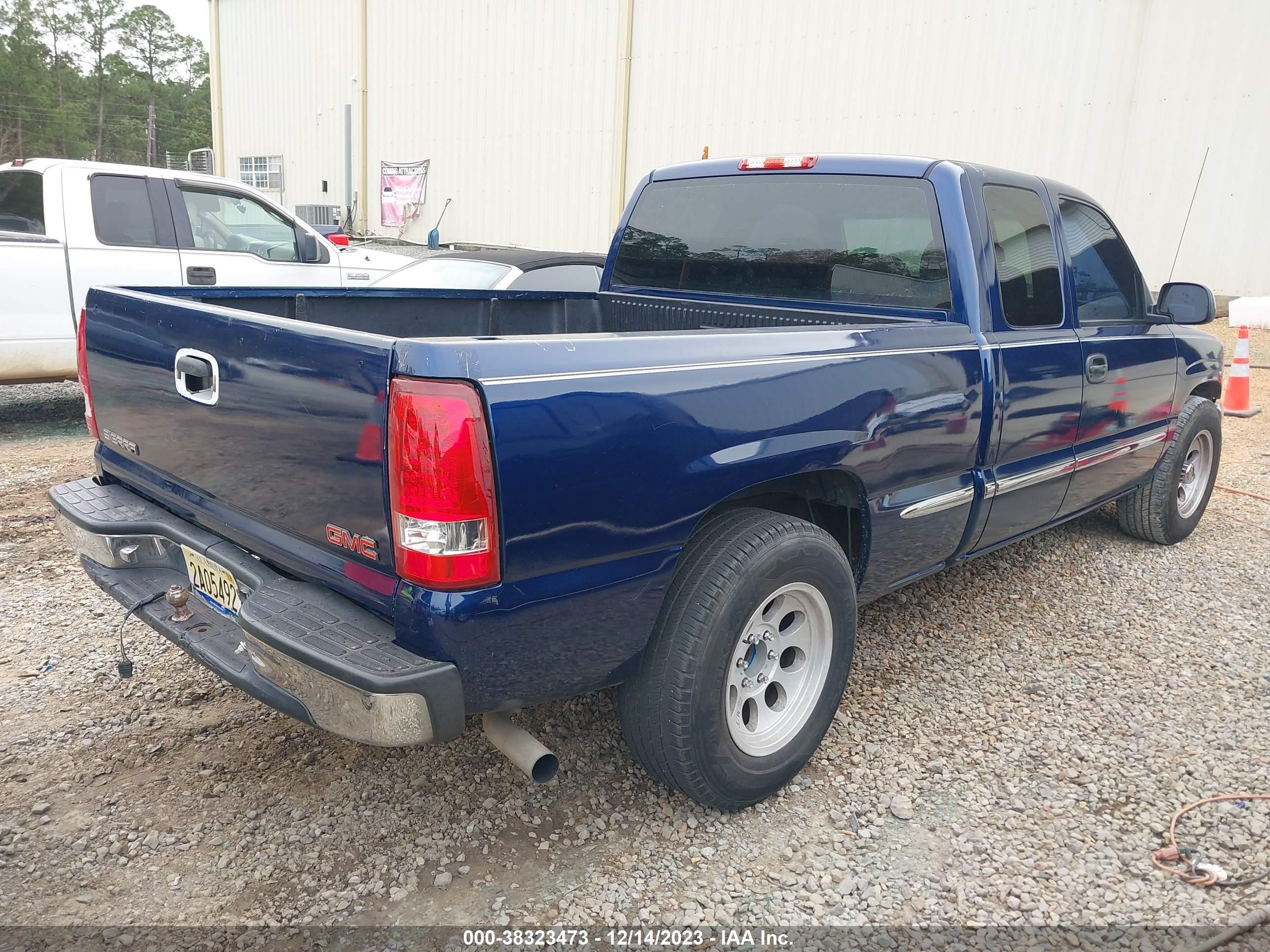 Photo 3 VIN: 1GTEC19V61Z167817 - GMC SIERRA 