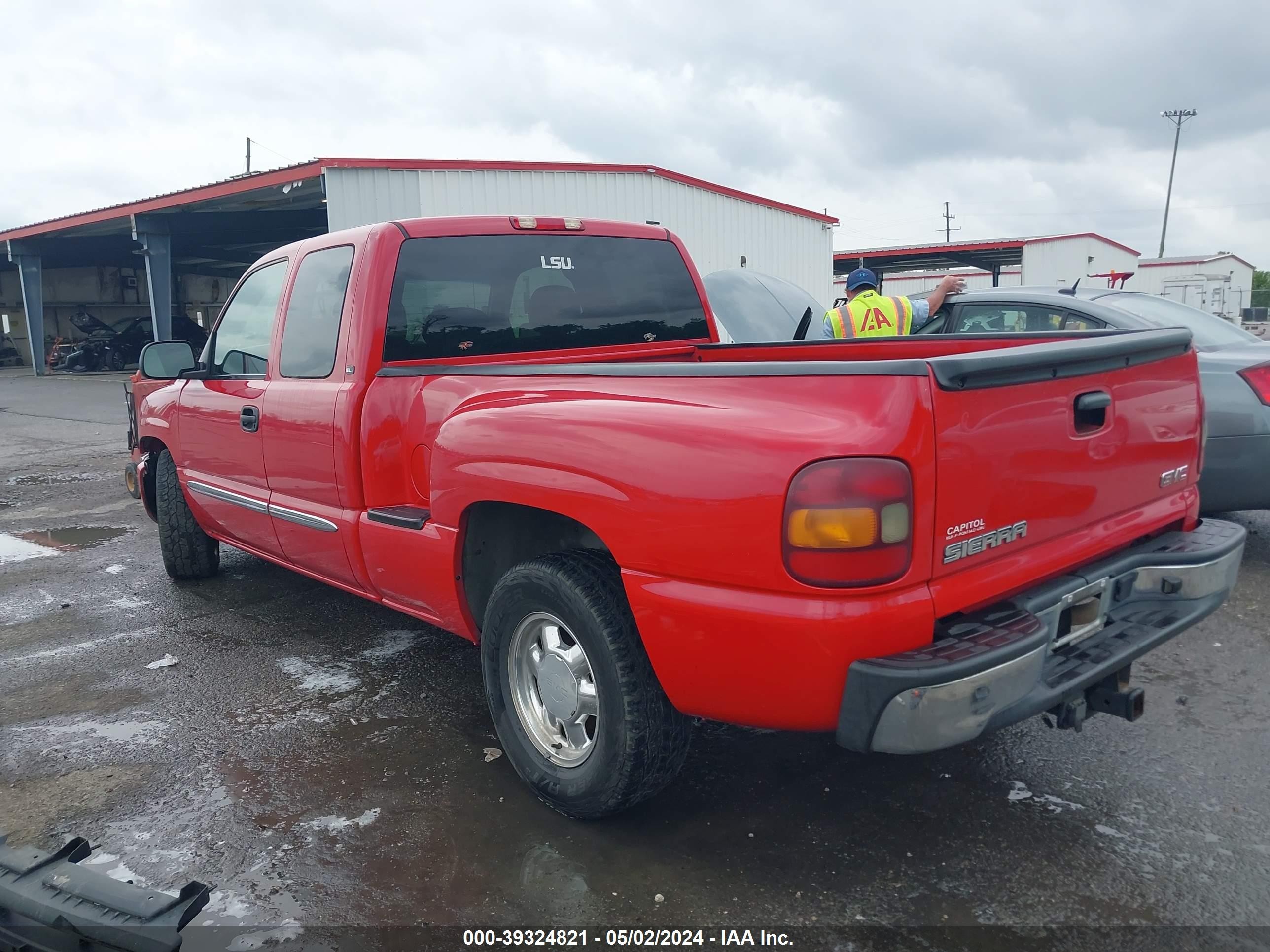 Photo 2 VIN: 1GTEC19V63Z215108 - GMC SIERRA 