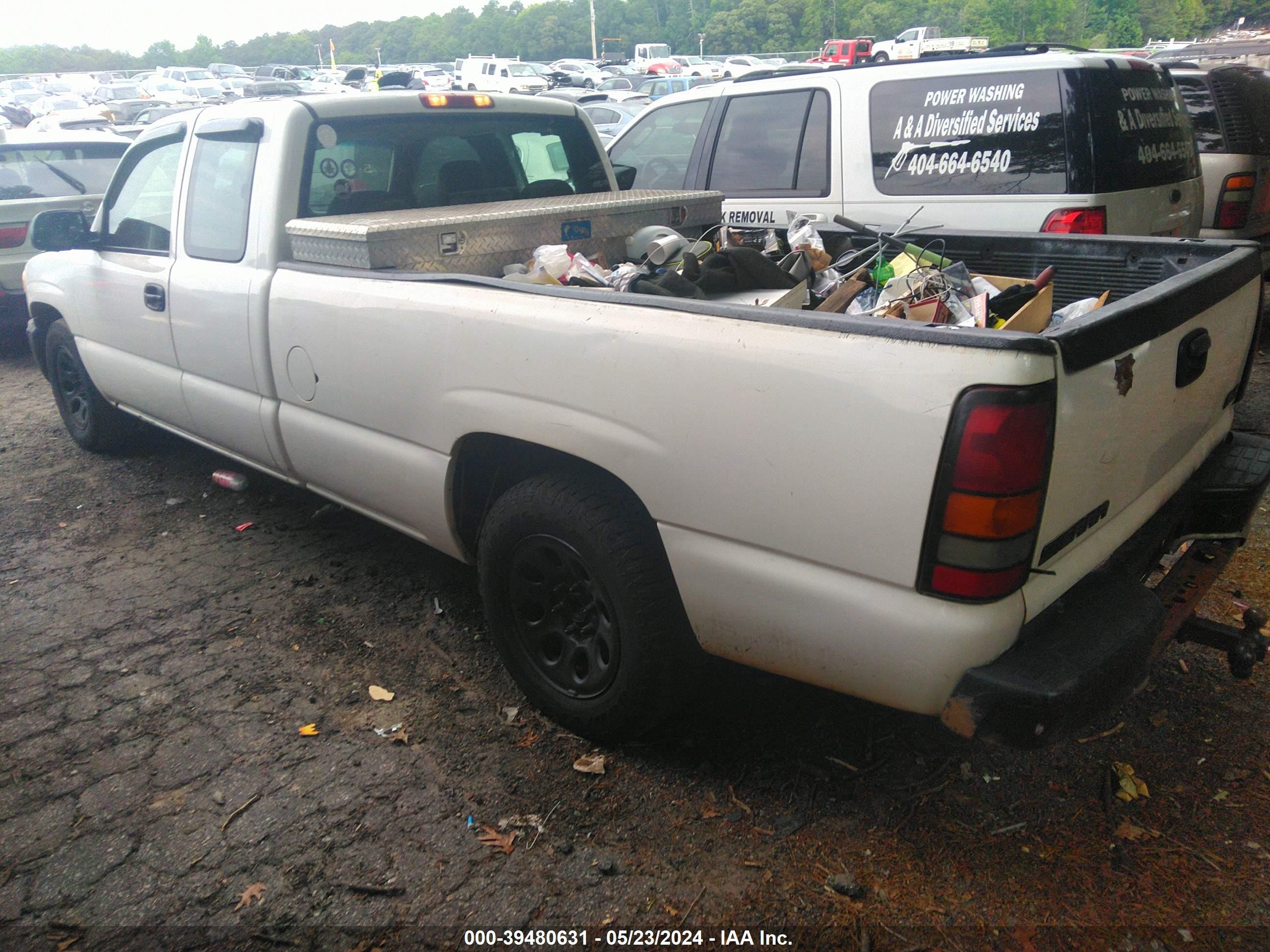 Photo 2 VIN: 1GTEC19V66E100357 - GMC SIERRA 