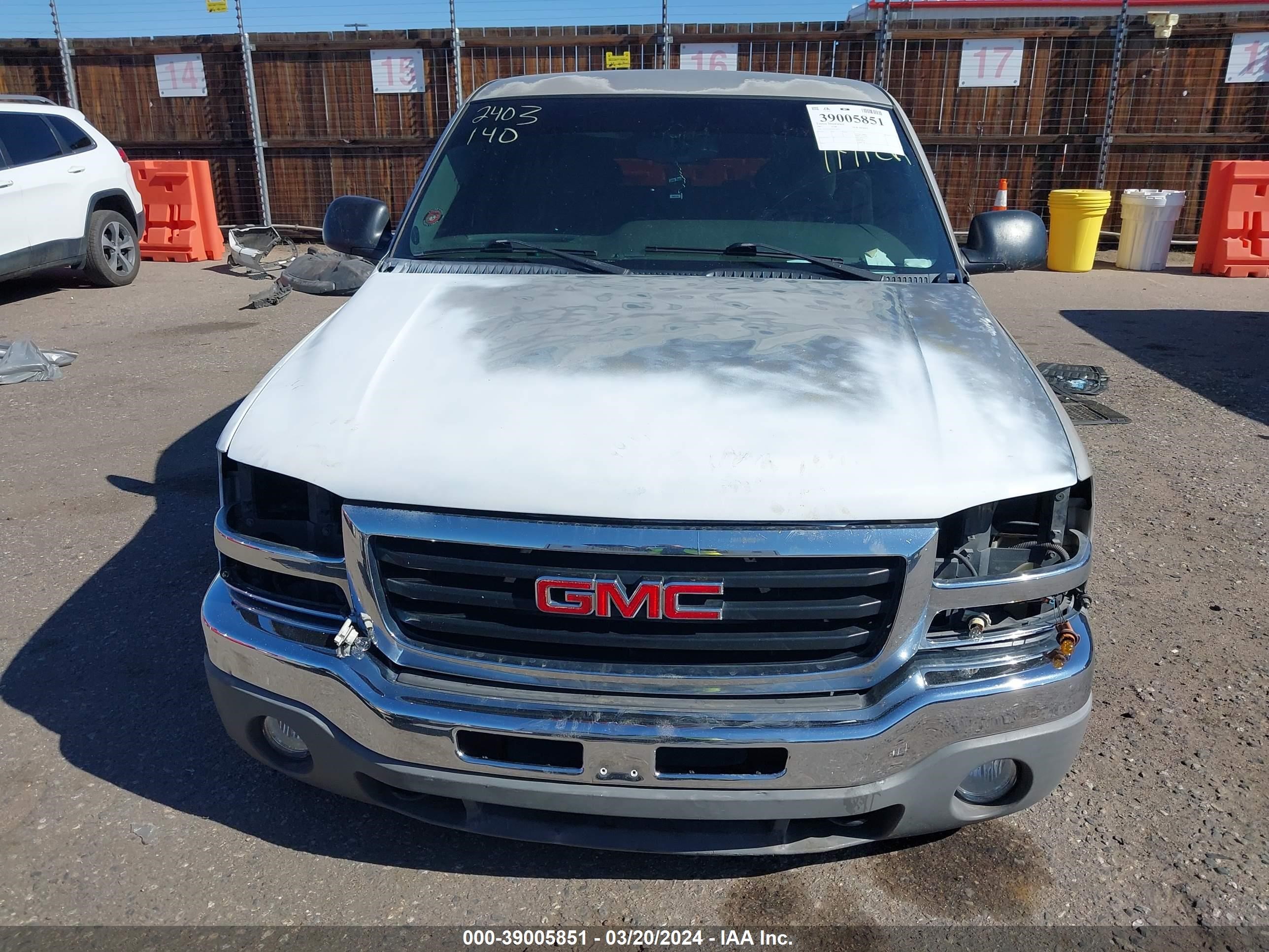 Photo 11 VIN: 1GTEC19V87Z149277 - GMC SIERRA 