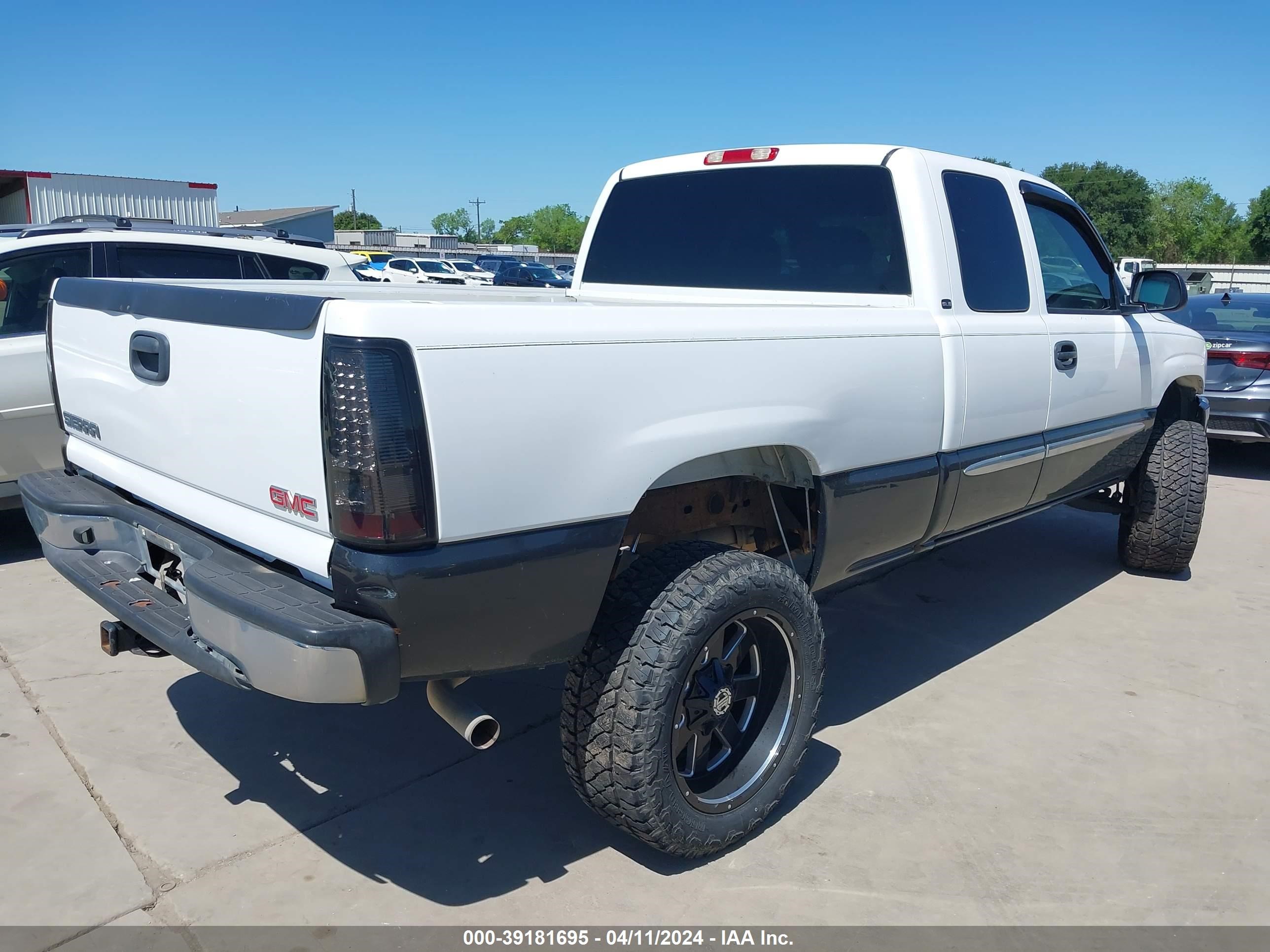 Photo 3 VIN: 1GTEC19V95Z246629 - GMC SIERRA 