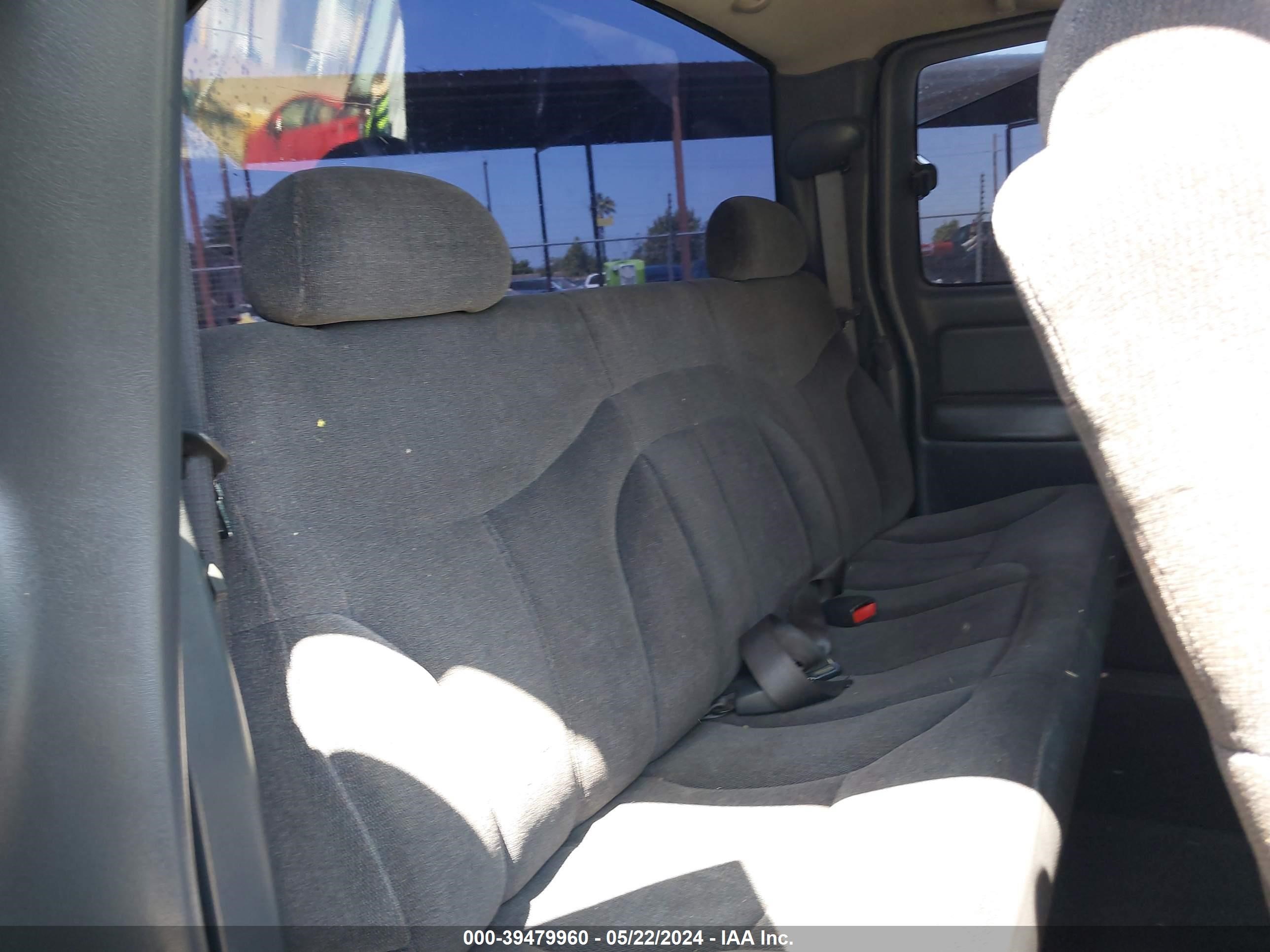 Photo 7 VIN: 1GTEC19VXYZ298520 - GMC SIERRA 