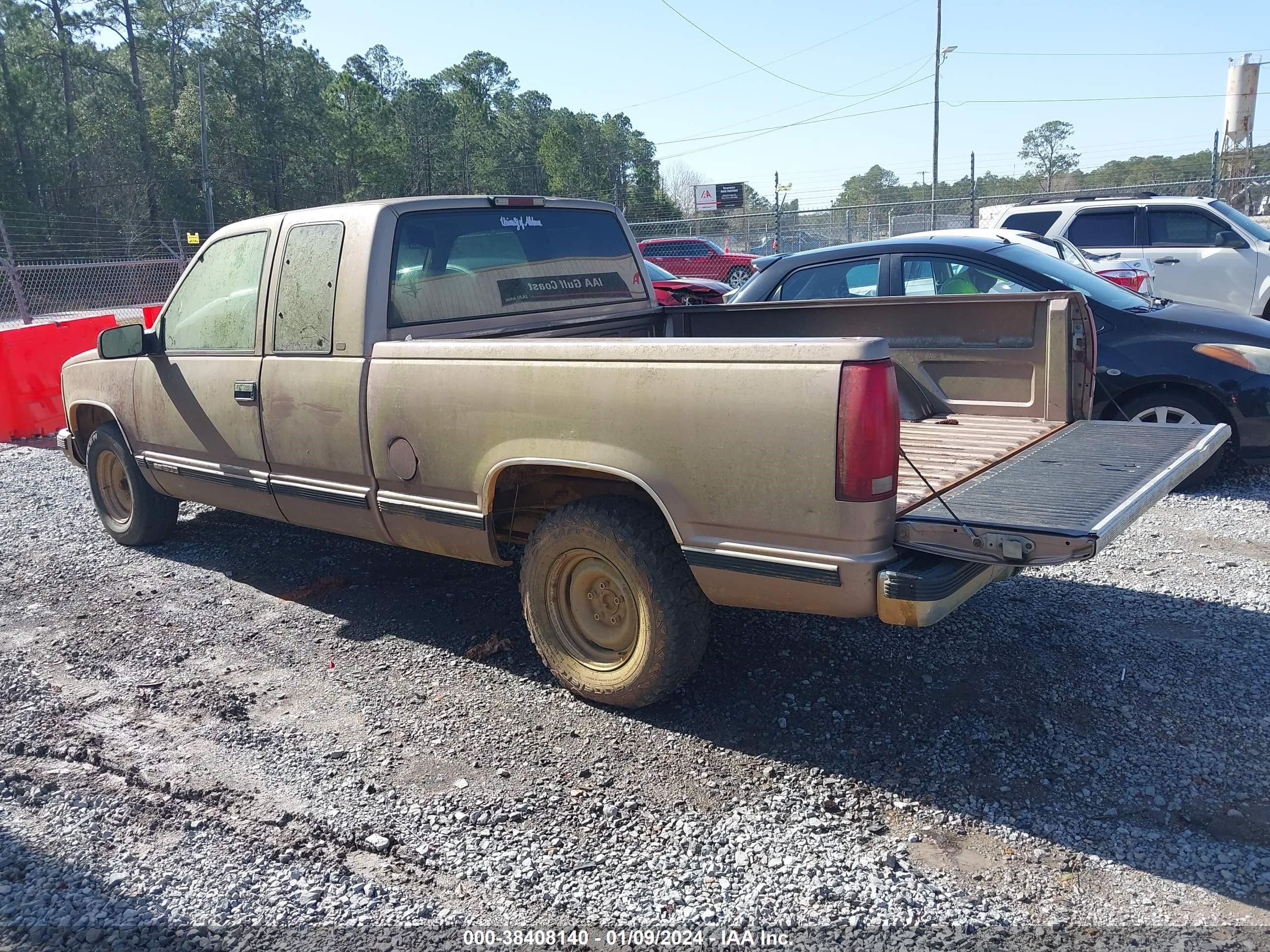 Photo 2 VIN: 1GTEC19W8VE562796 - GMC SIERRA 