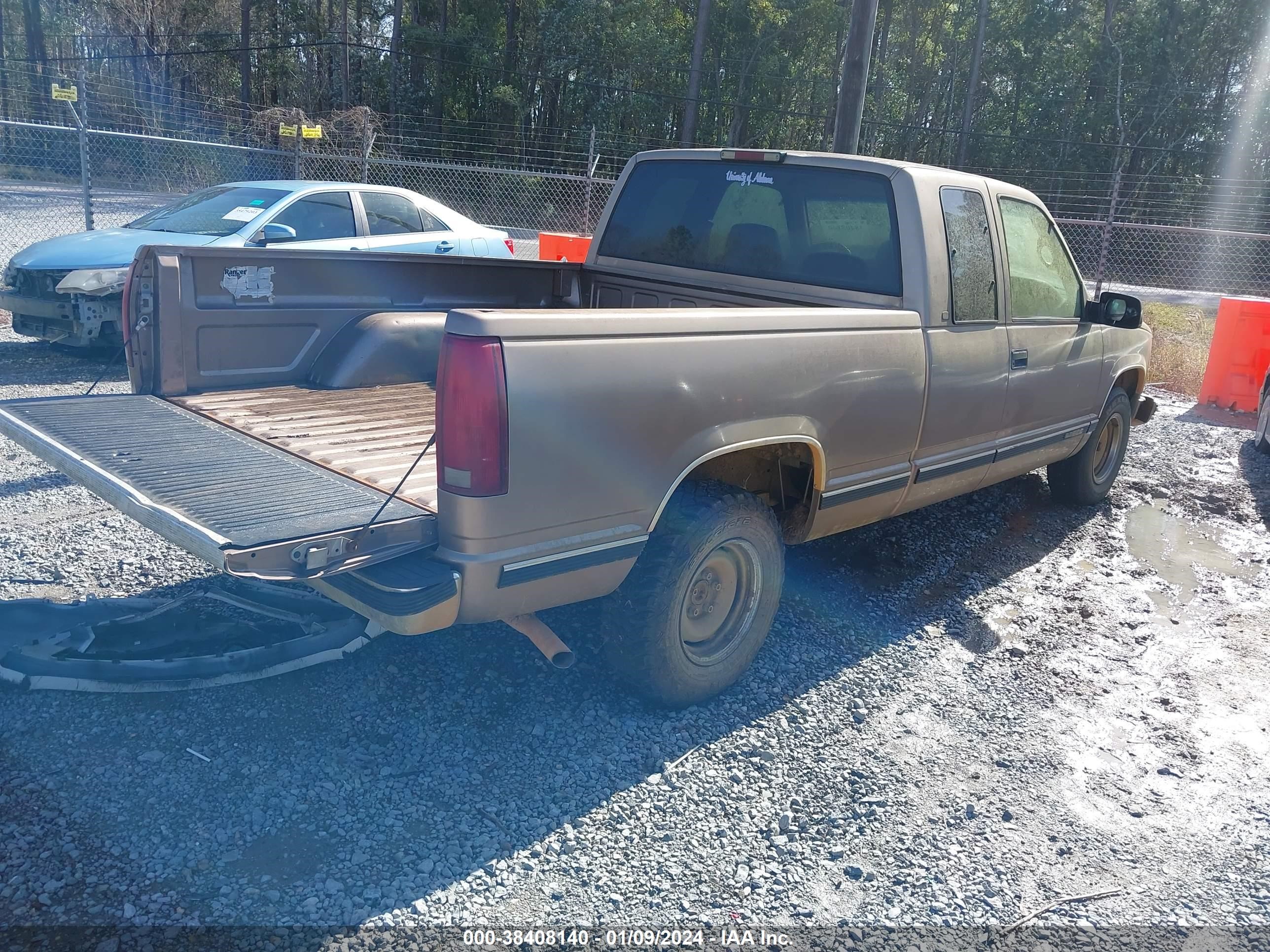 Photo 3 VIN: 1GTEC19W8VE562796 - GMC SIERRA 