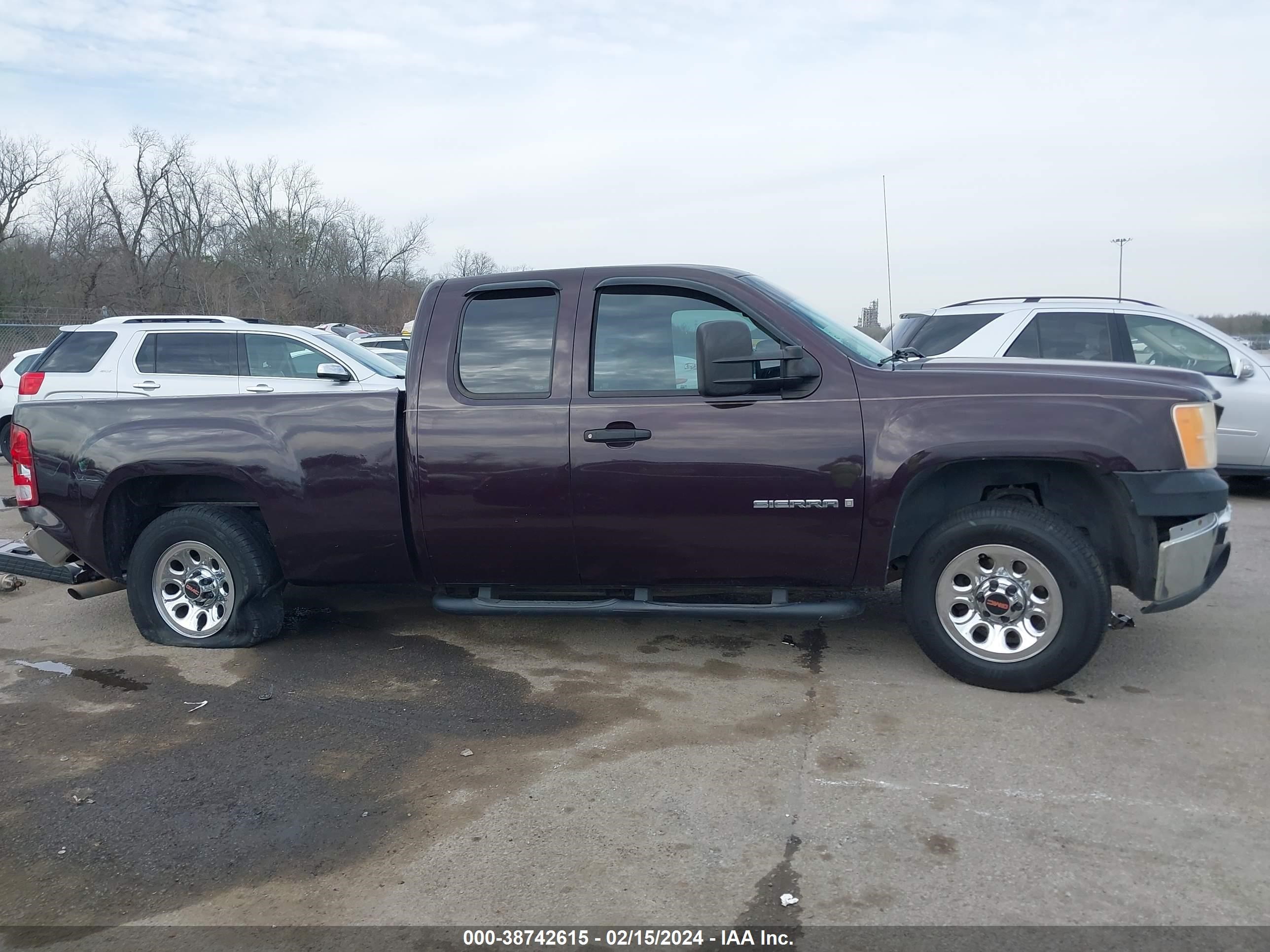 Photo 13 VIN: 1GTEC19X18Z149494 - GMC SIERRA 