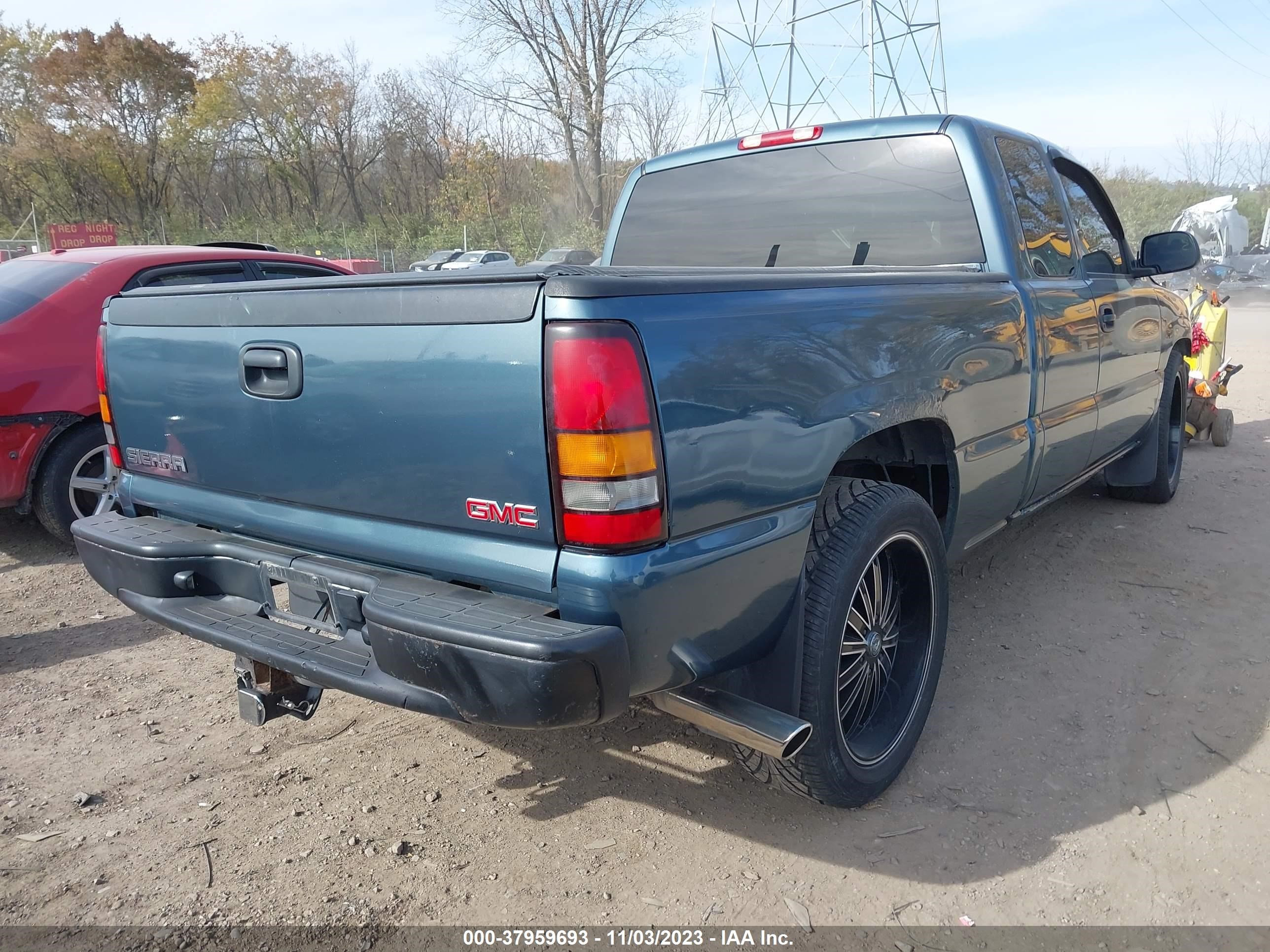 Photo 3 VIN: 1GTEC19X27Z152709 - GMC SIERRA 