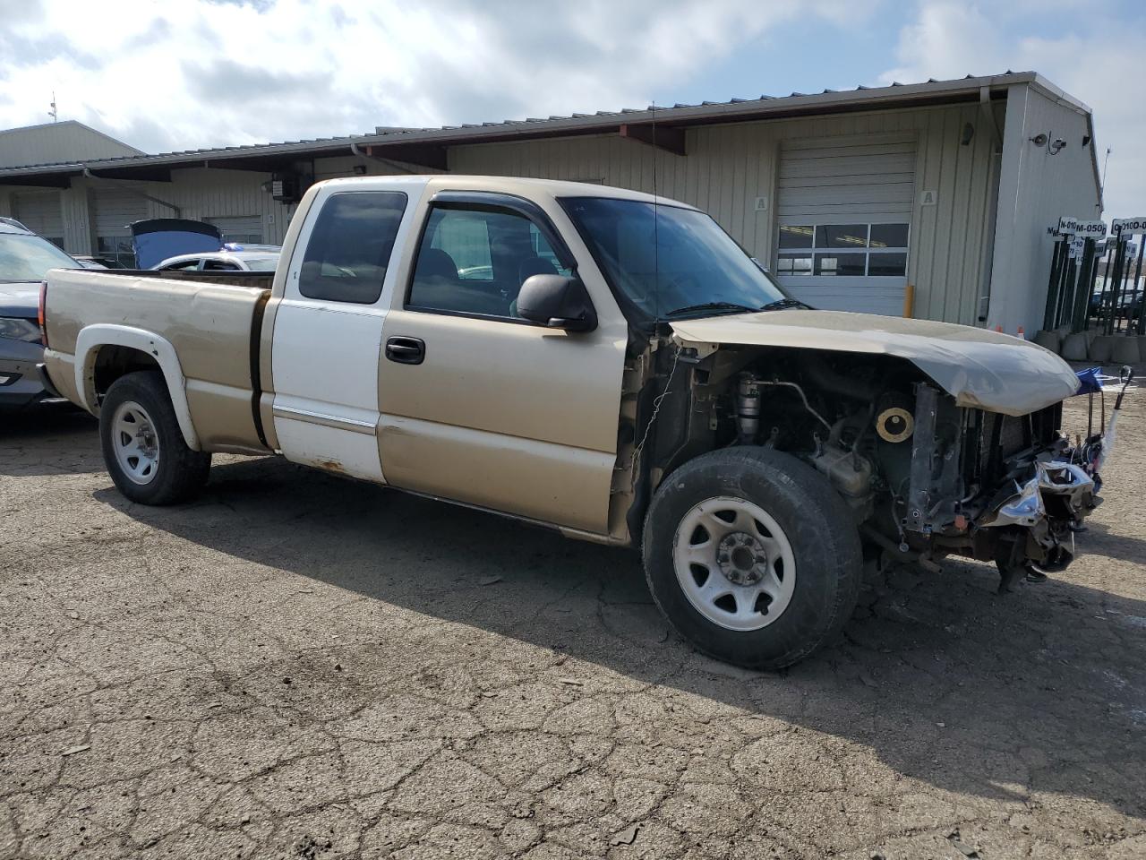 Photo 3 VIN: 1GTEC19X55Z204198 - GMC SIERRA 