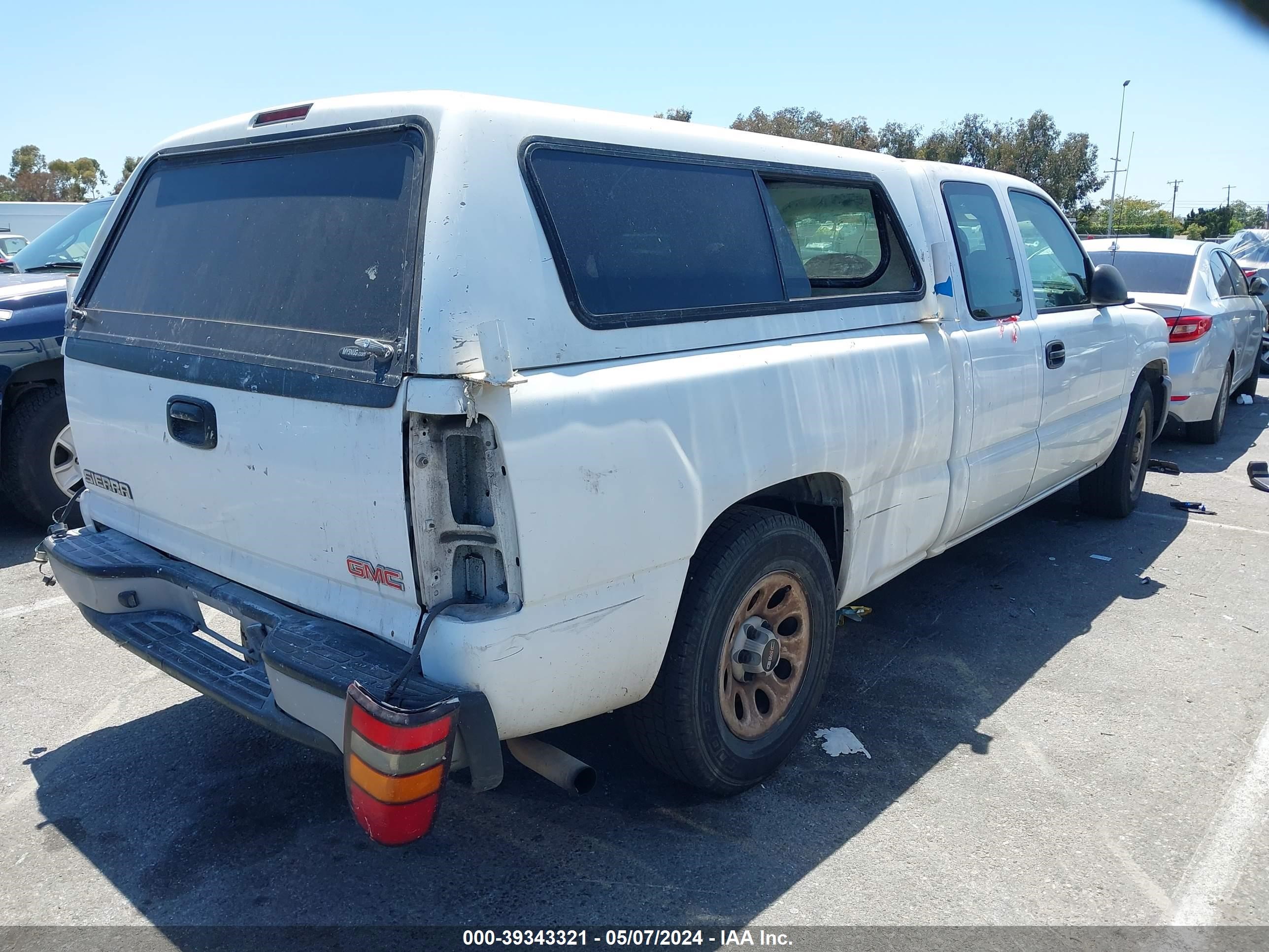 Photo 3 VIN: 1GTEC19X65Z237792 - GMC SIERRA 