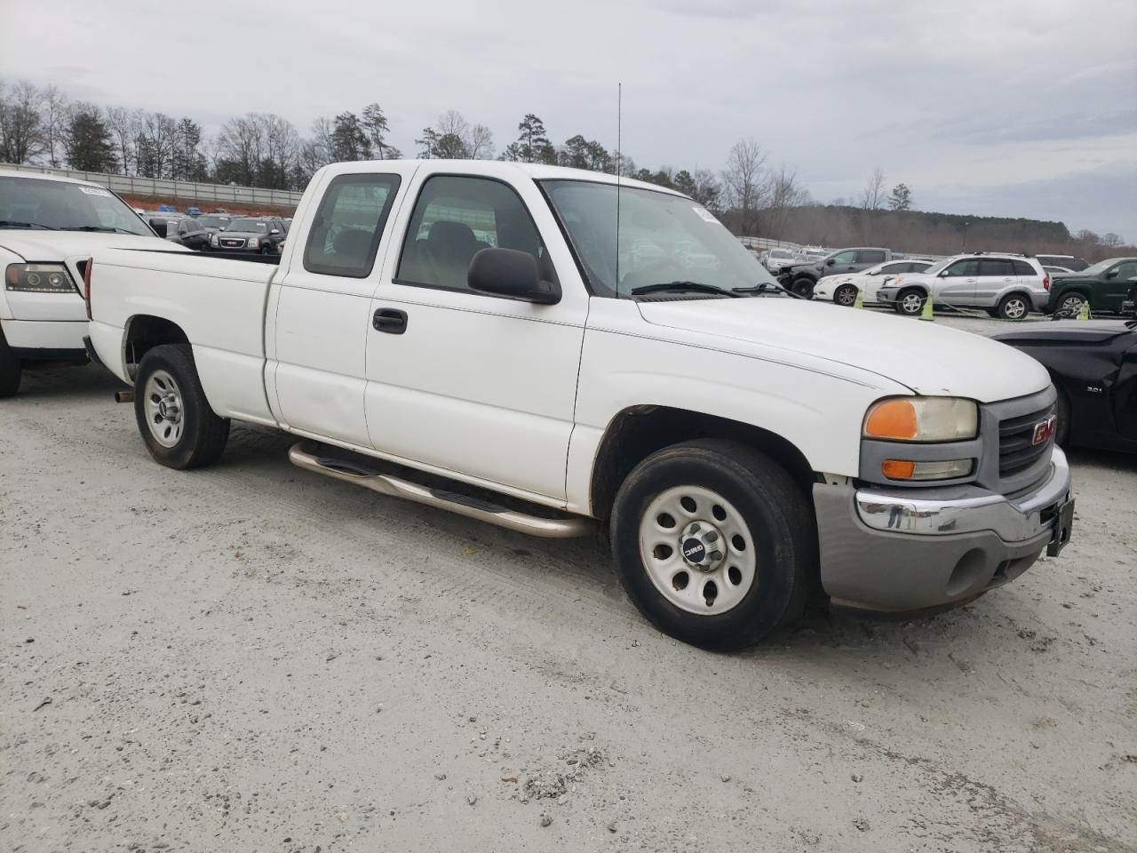 Photo 3 VIN: 1GTEC19X87Z160118 - GMC SIERRA 