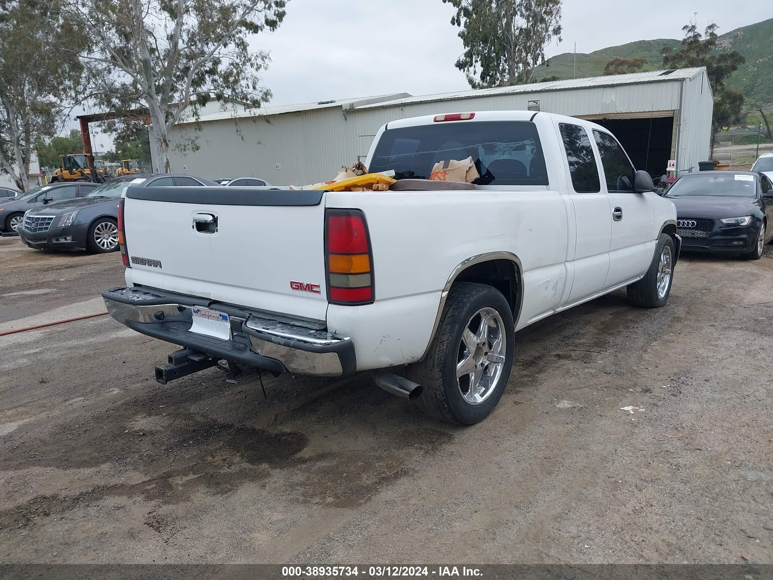 Photo 3 VIN: 1GTEC19X96Z249582 - GMC SIERRA 