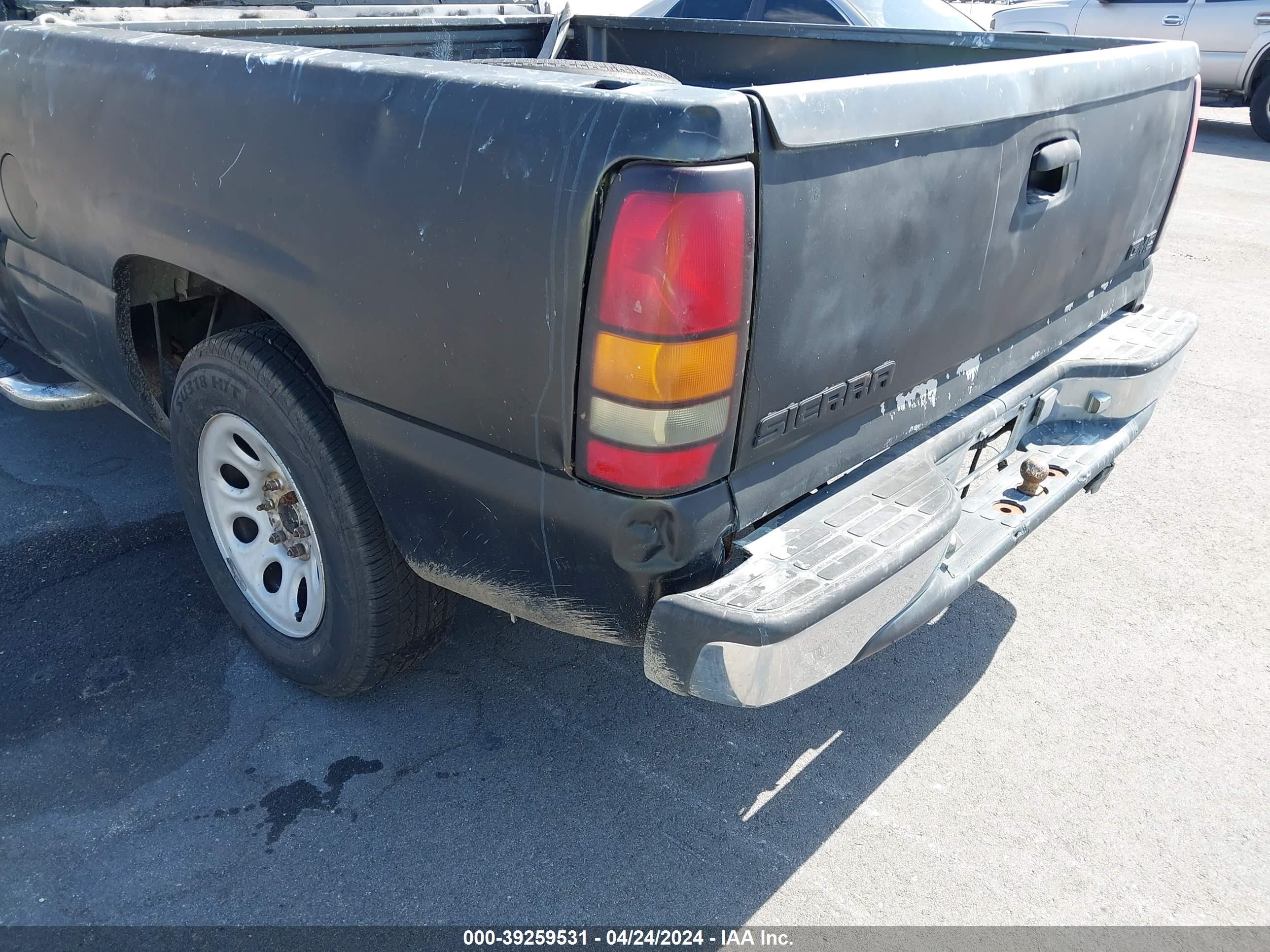 Photo 11 VIN: 1GTEC19XX5Z163504 - GMC SIERRA 