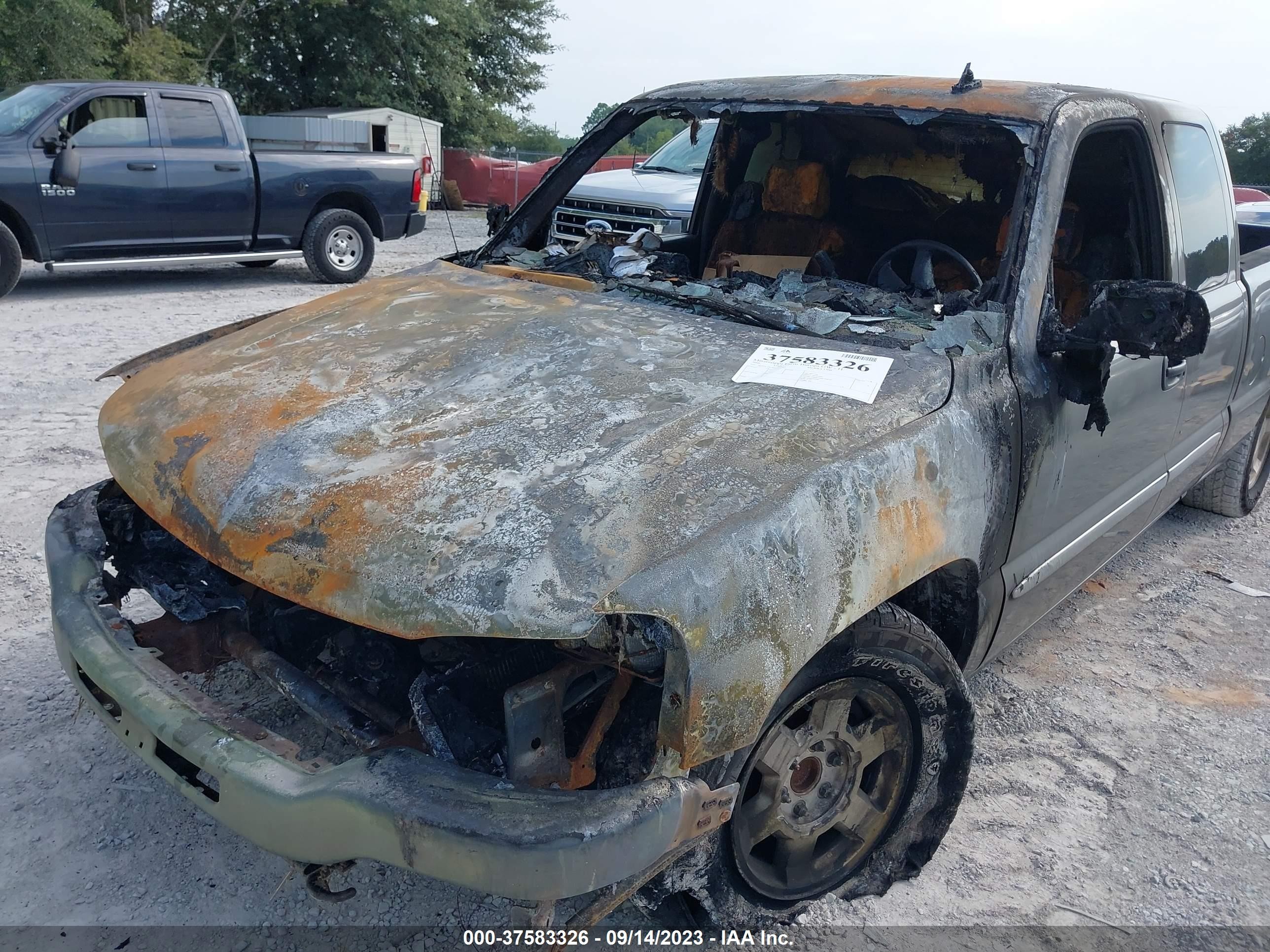 Photo 5 VIN: 1GTEC19Z46Z213753 - GMC SIERRA 