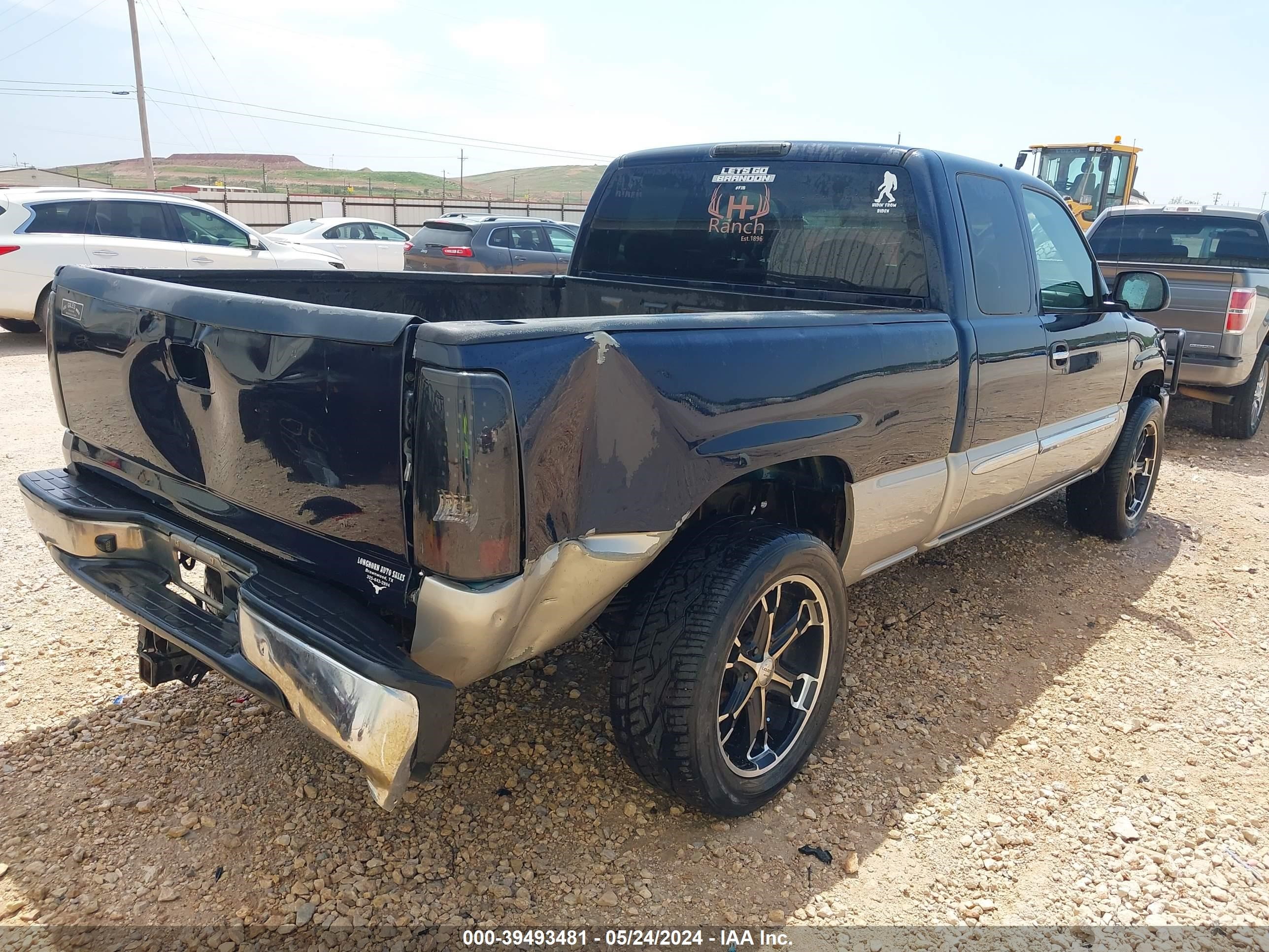 Photo 3 VIN: 1GTEC19Z46Z268896 - GMC SIERRA 