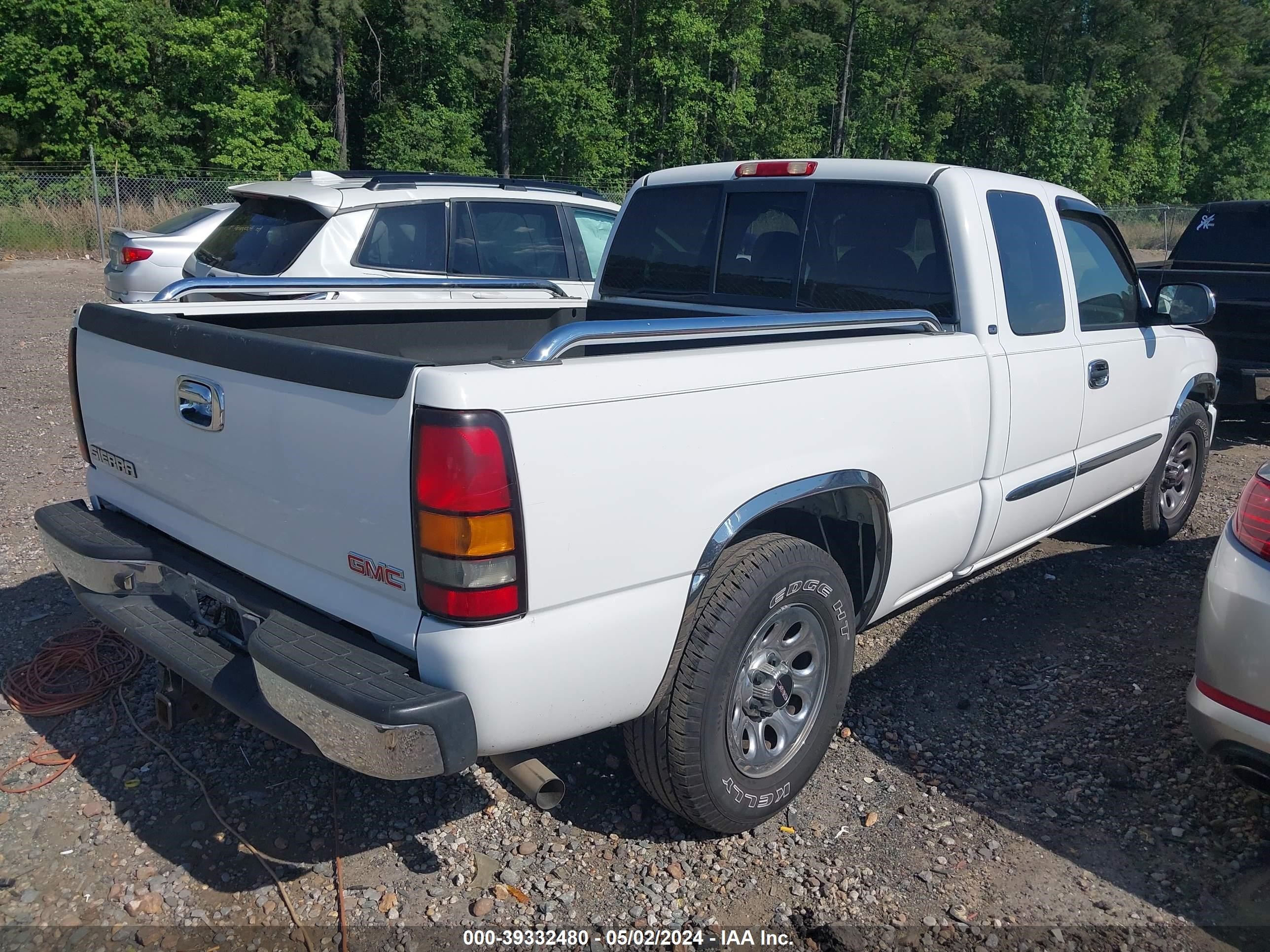 Photo 3 VIN: 1GTEC19Z65Z239611 - GMC SIERRA 