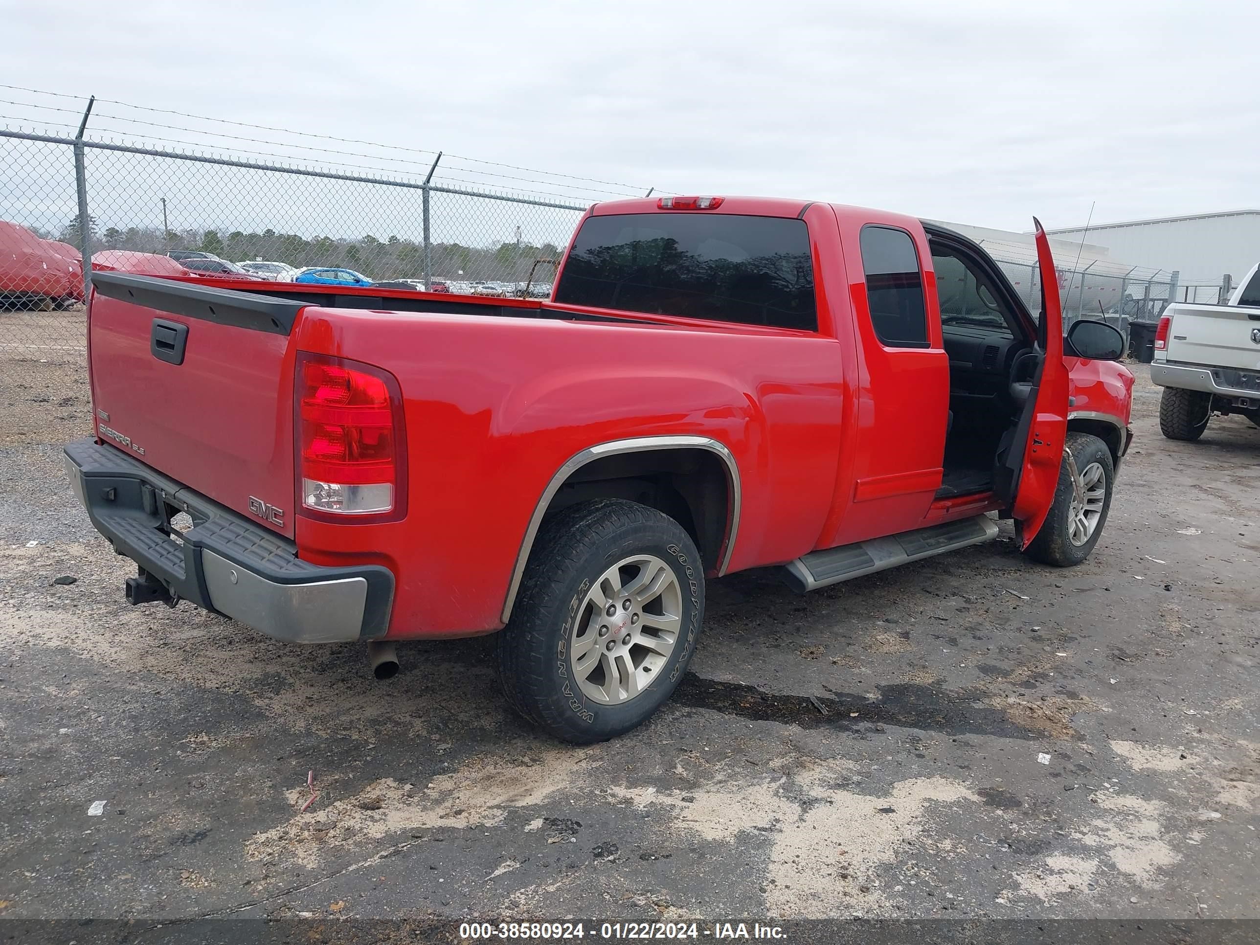 Photo 3 VIN: 1GTEC29029Z228196 - GMC SIERRA 