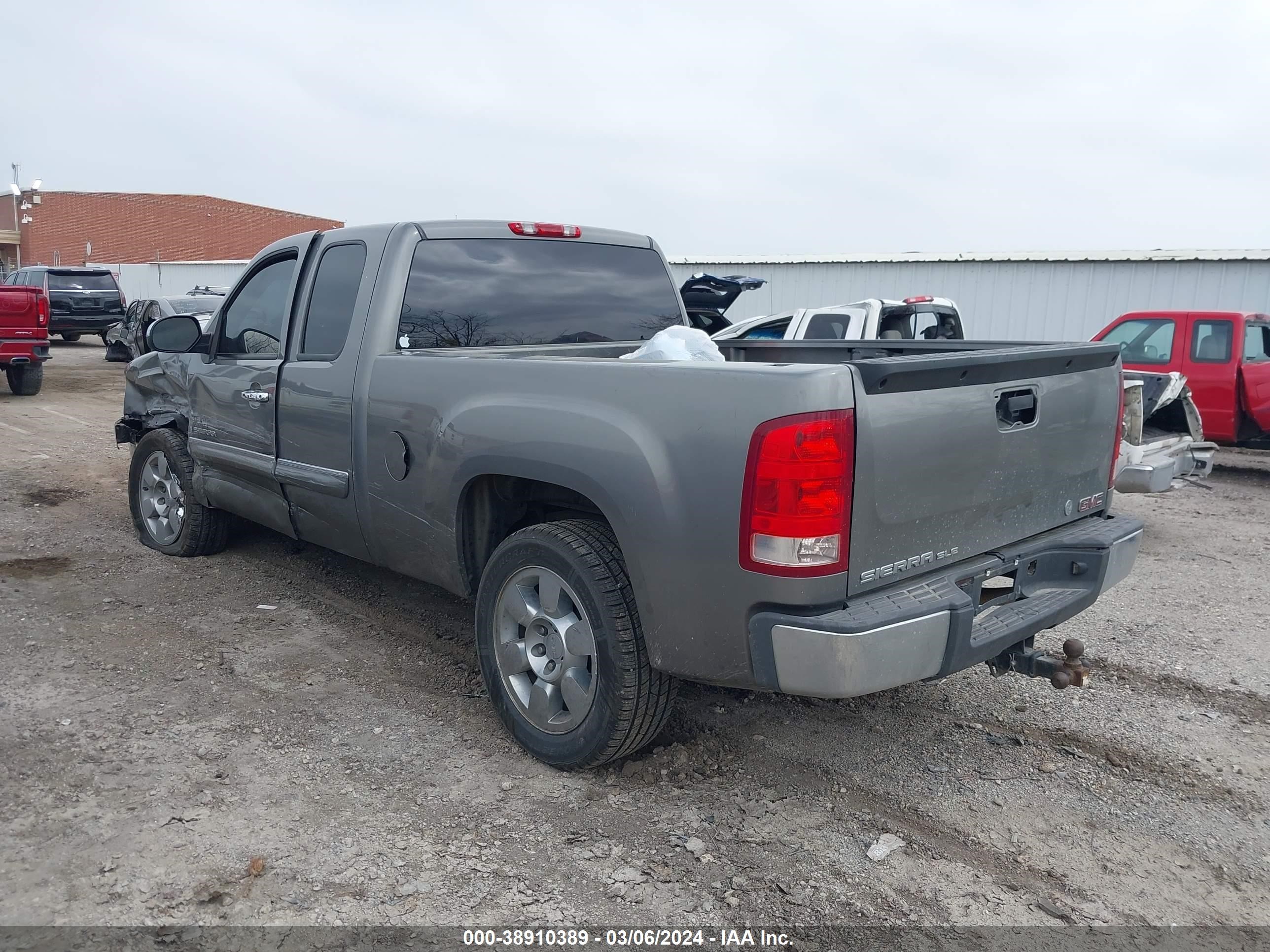 Photo 2 VIN: 1GTEC29J29Z191353 - GMC SIERRA 