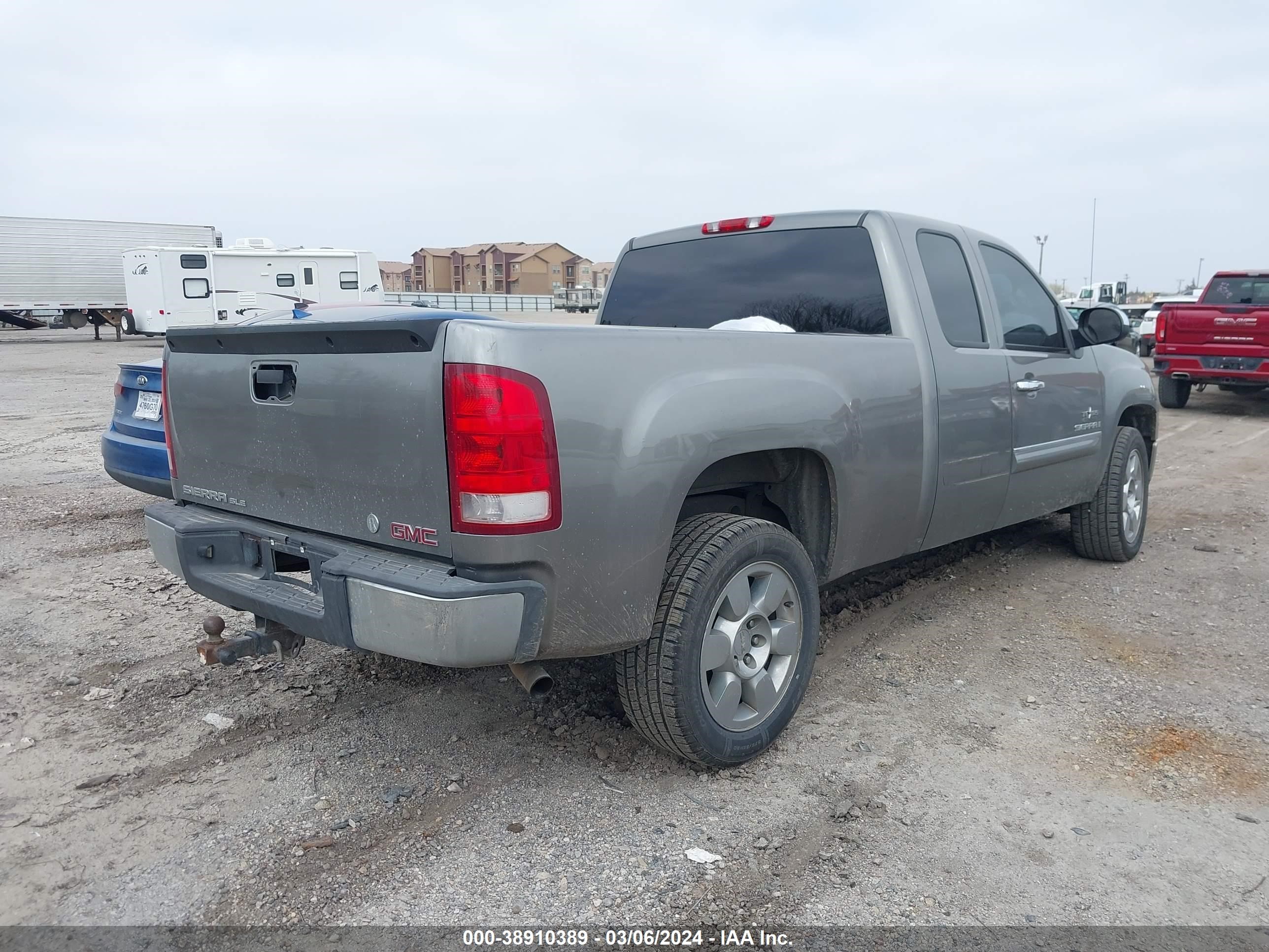 Photo 3 VIN: 1GTEC29J29Z191353 - GMC SIERRA 