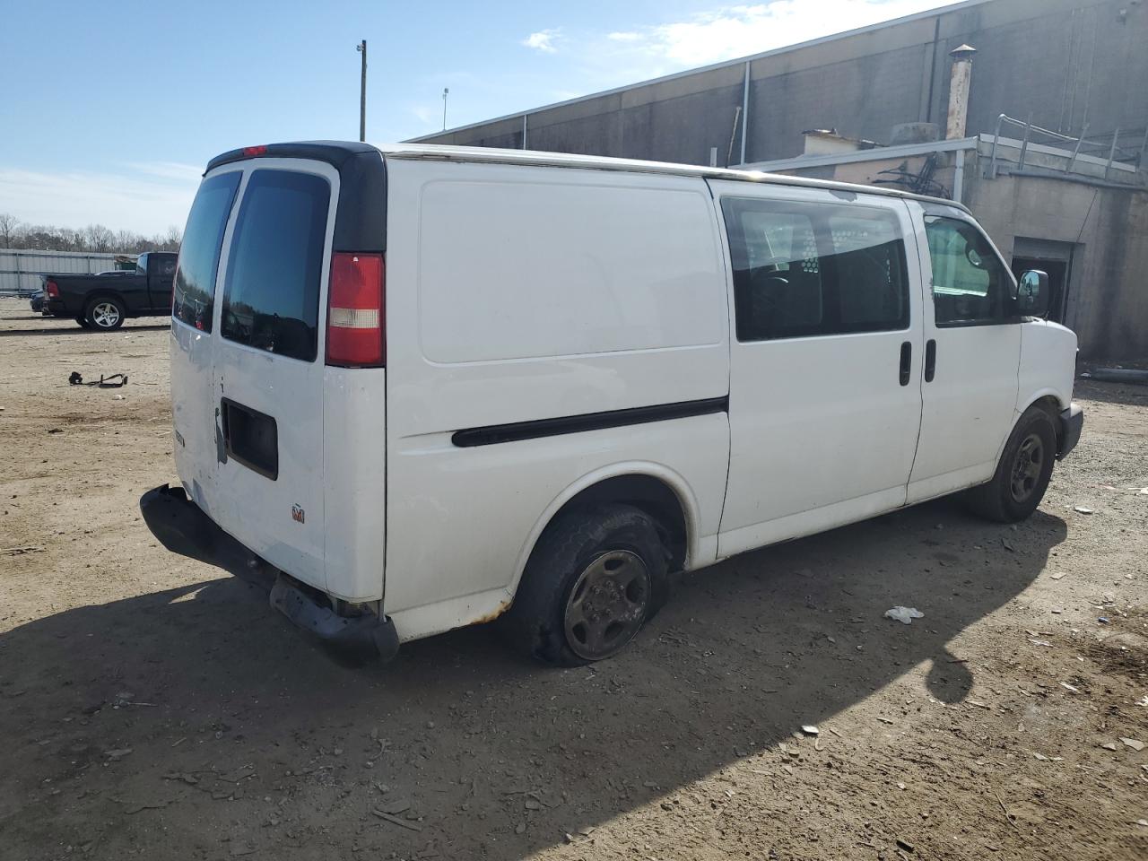 Photo 2 VIN: 1GTEG15X061152649 - GMC SAVANA 