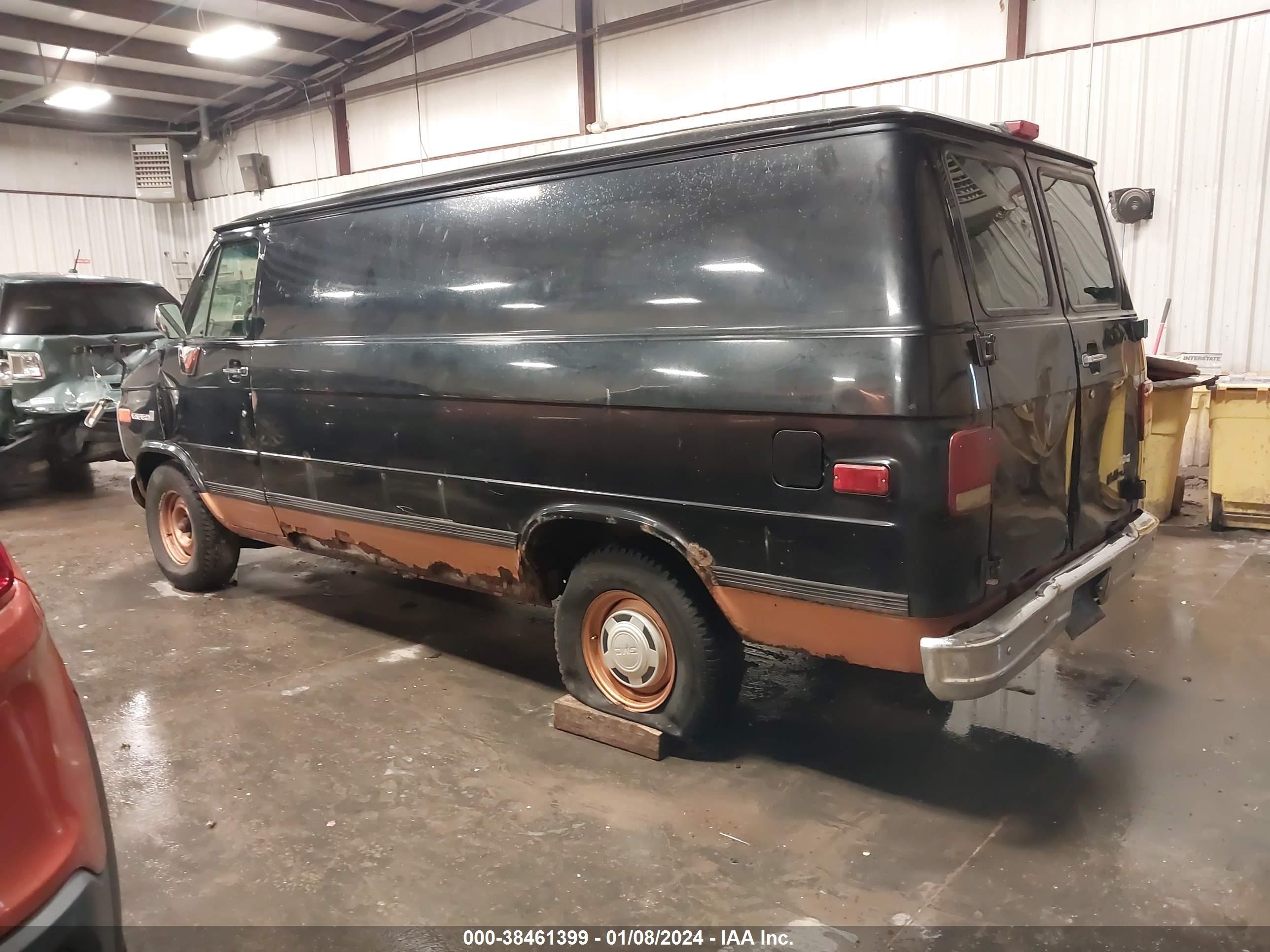 Photo 2 VIN: 1GTEG25K0SF542156 - GMC VANDURA 