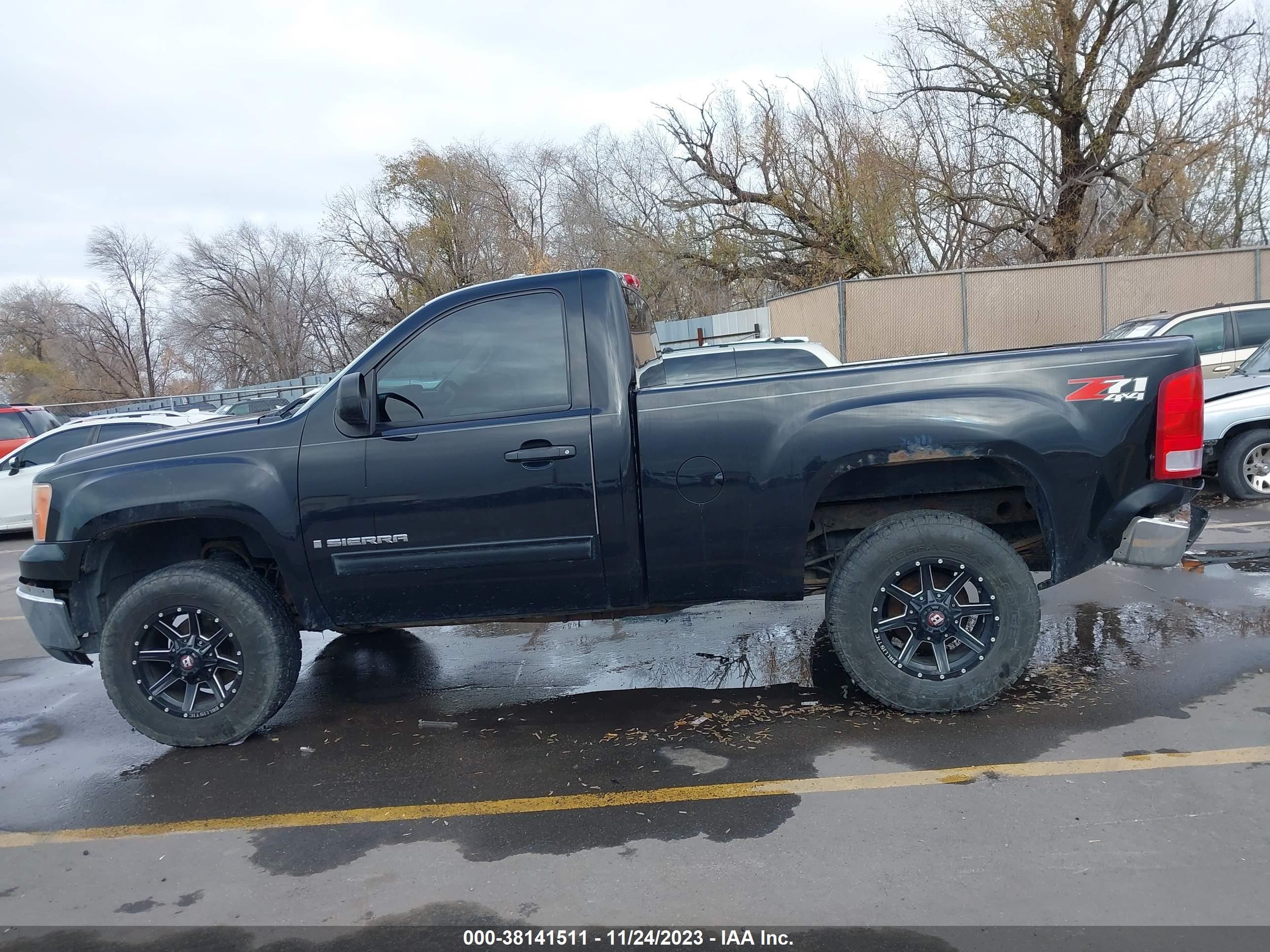 Photo 13 VIN: 1GTEK14037Z650818 - GMC SIERRA 