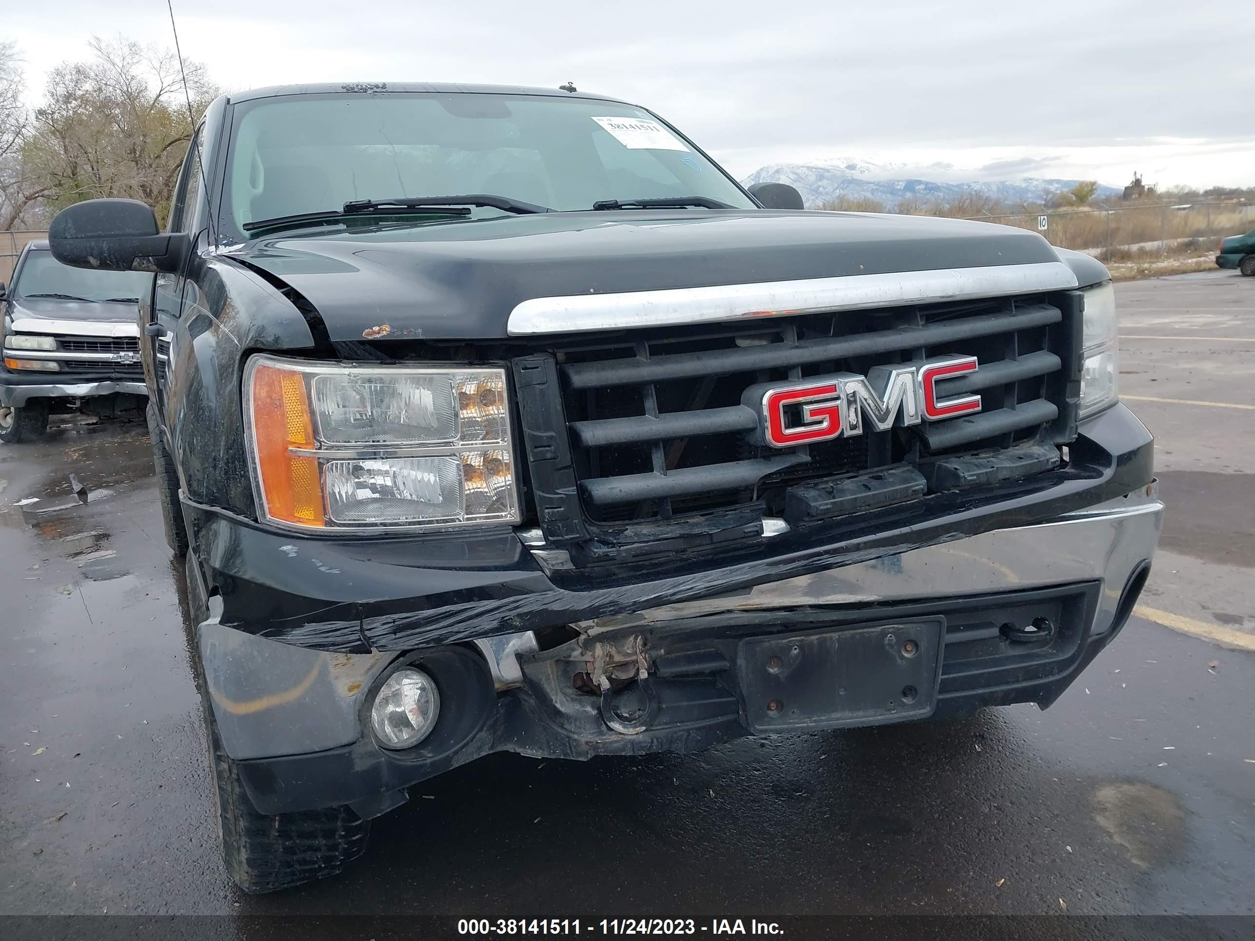 Photo 5 VIN: 1GTEK14037Z650818 - GMC SIERRA 