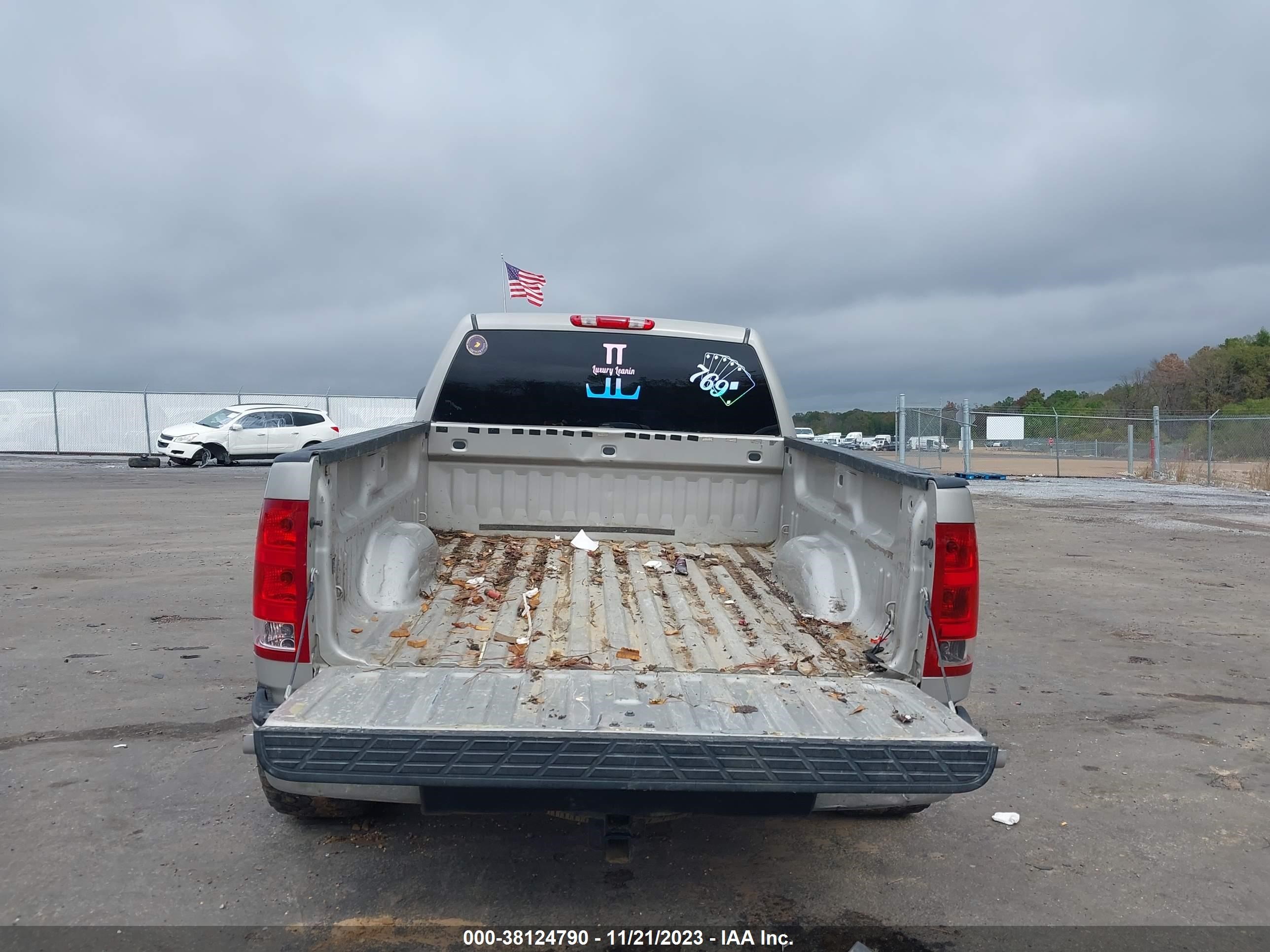 Photo 15 VIN: 1GTEK14077Z544209 - GMC SIERRA 