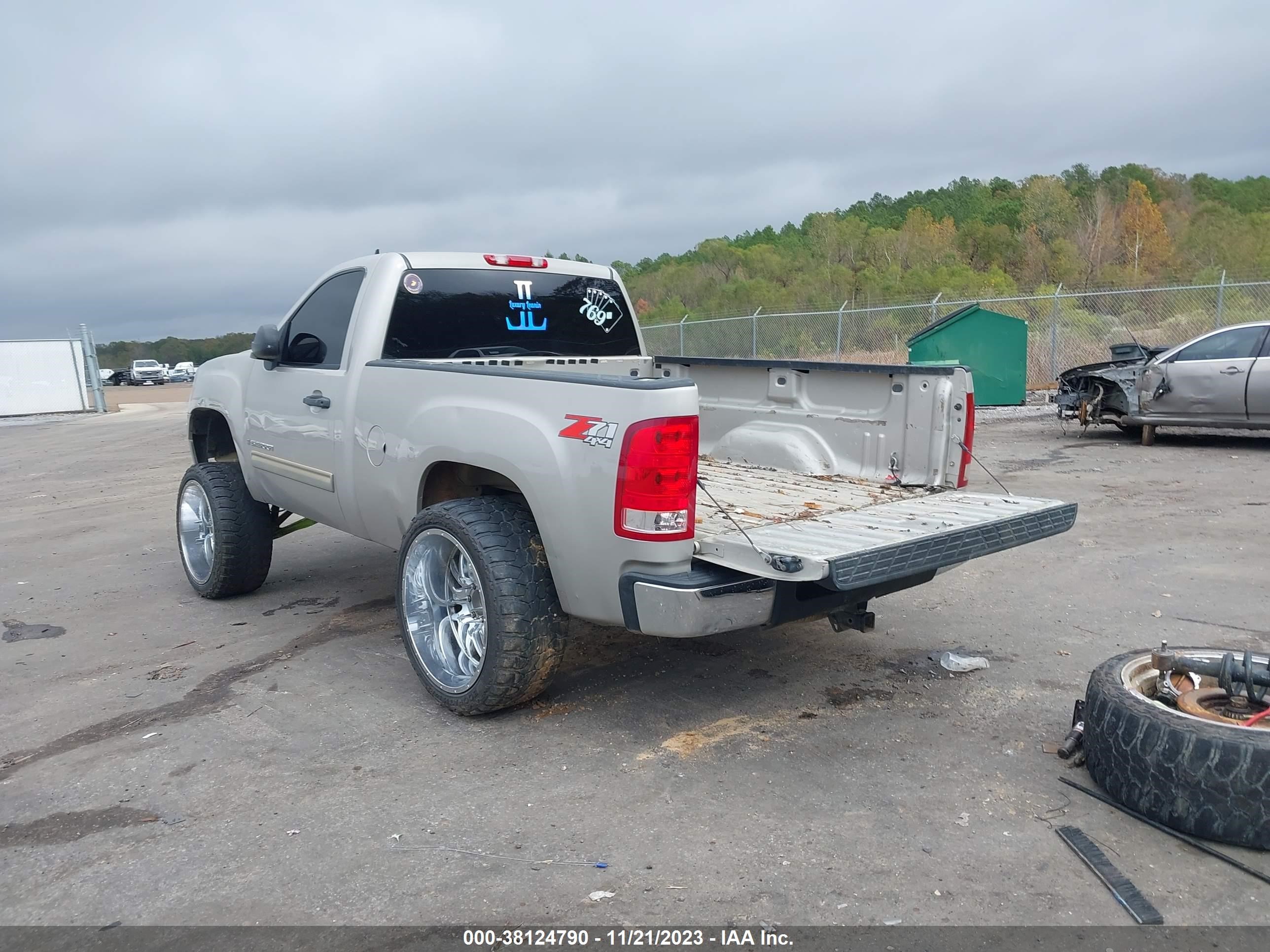 Photo 2 VIN: 1GTEK14077Z544209 - GMC SIERRA 