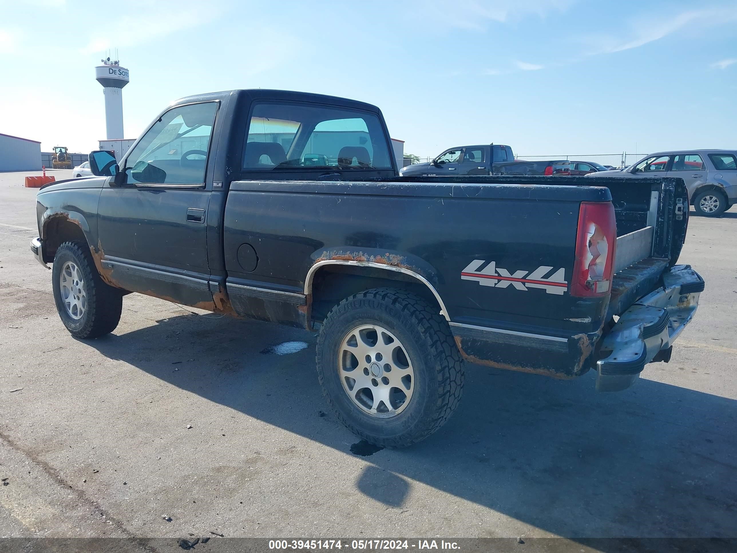 Photo 2 VIN: 1GTEK14K1PZ518013 - GMC SIERRA 