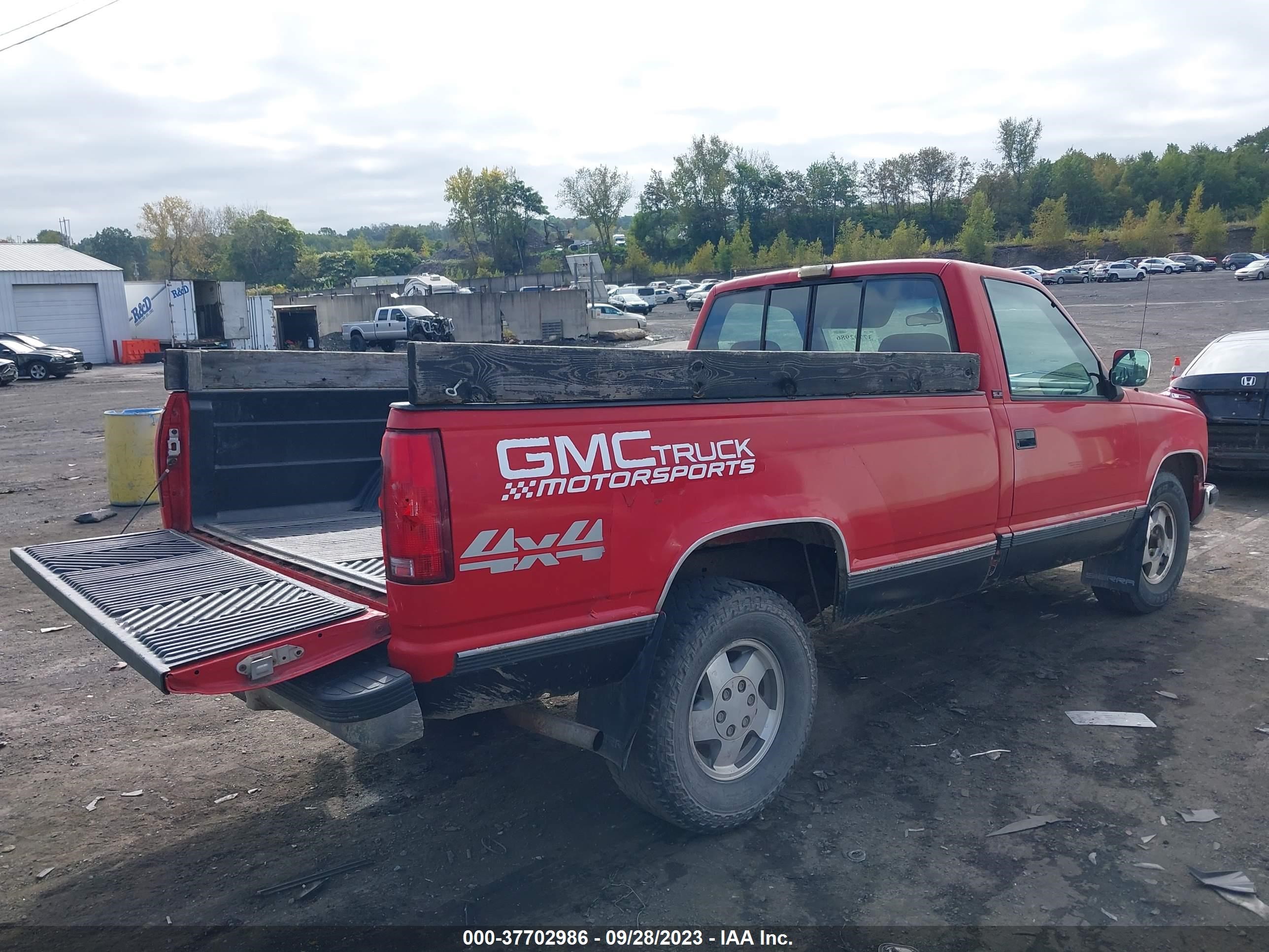 Photo 3 VIN: 1GTEK14KXPE551468 - GMC SIERRA 