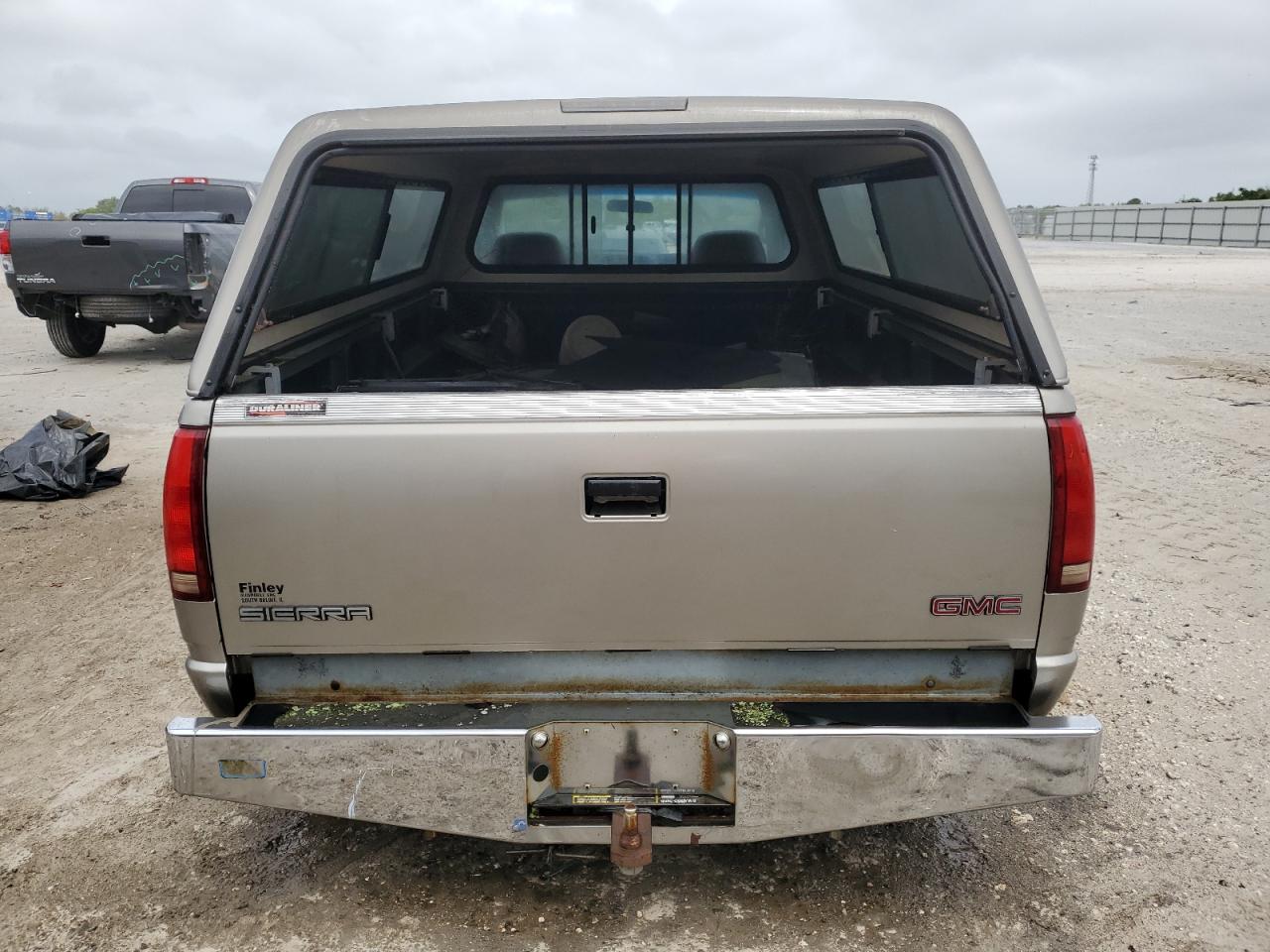 Photo 5 VIN: 1GTEK14R0WZ526079 - GMC SIERRA 