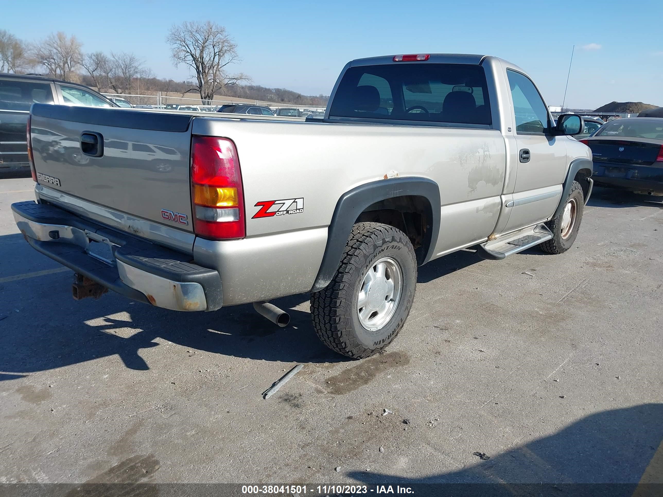 Photo 3 VIN: 1GTEK14T03E346910 - GMC SIERRA 