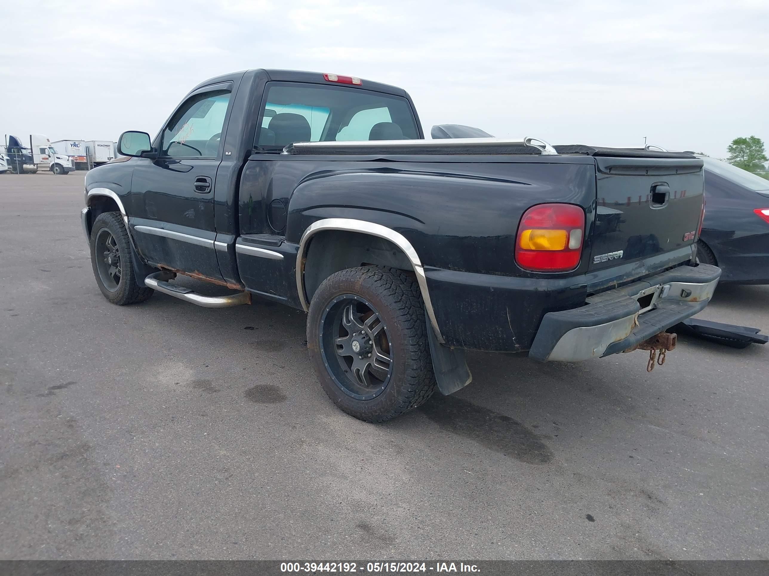 Photo 2 VIN: 1GTEK14T0YZ352416 - GMC SIERRA 