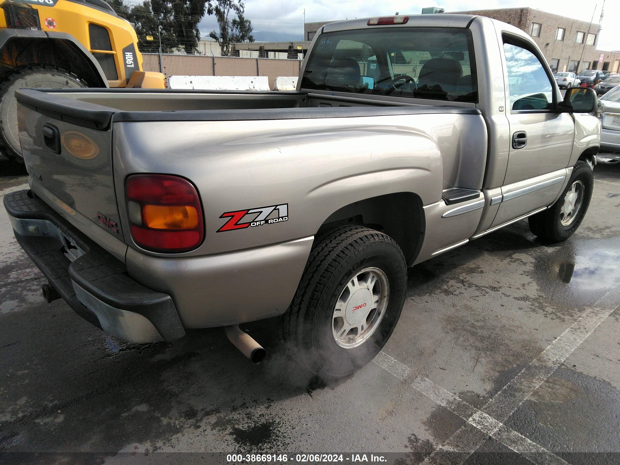 Photo 3 VIN: 1GTEK14T41Z331283 - GMC SIERRA 