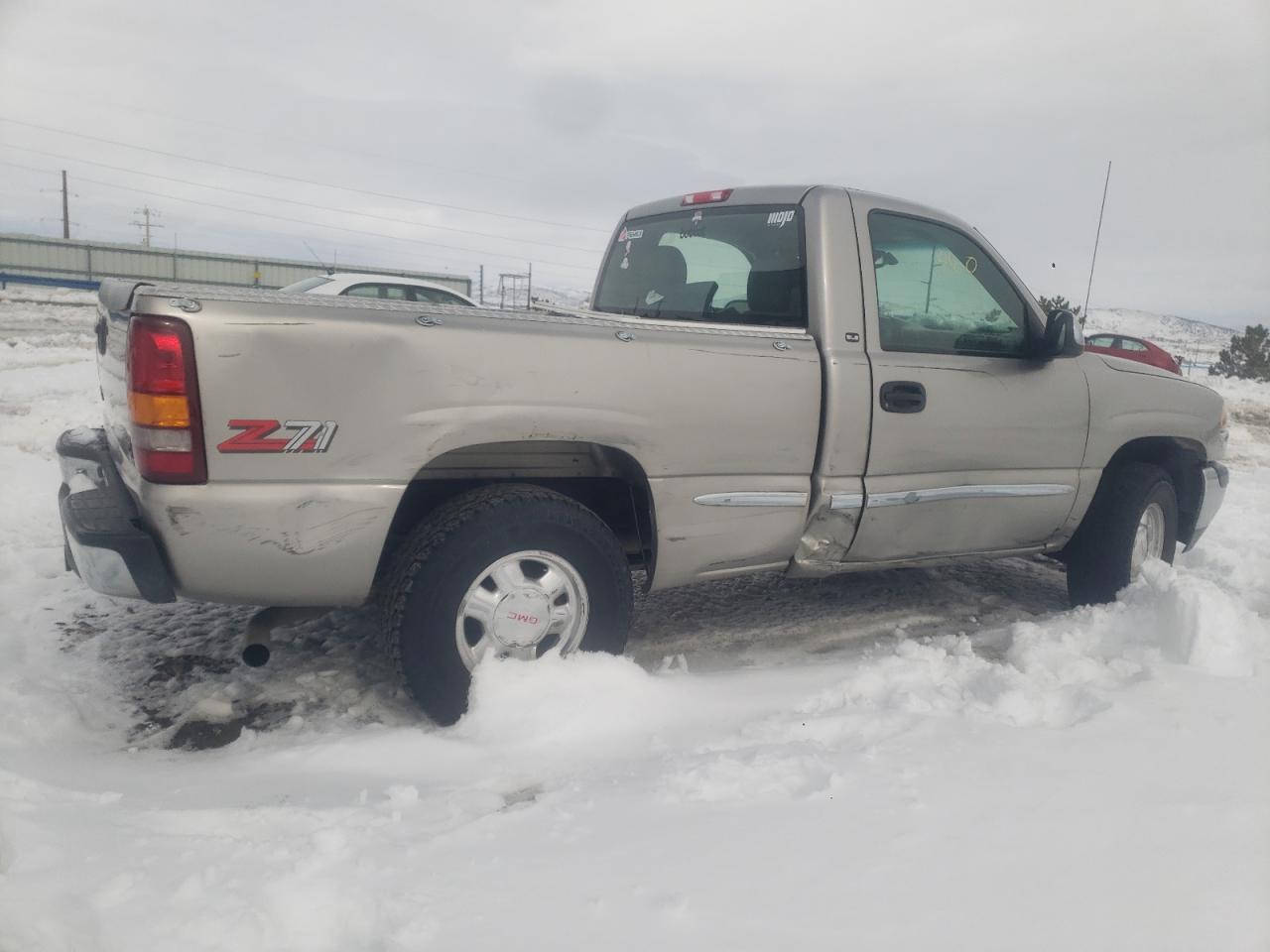 Photo 2 VIN: 1GTEK14T9YZ187515 - GMC SIERRA 