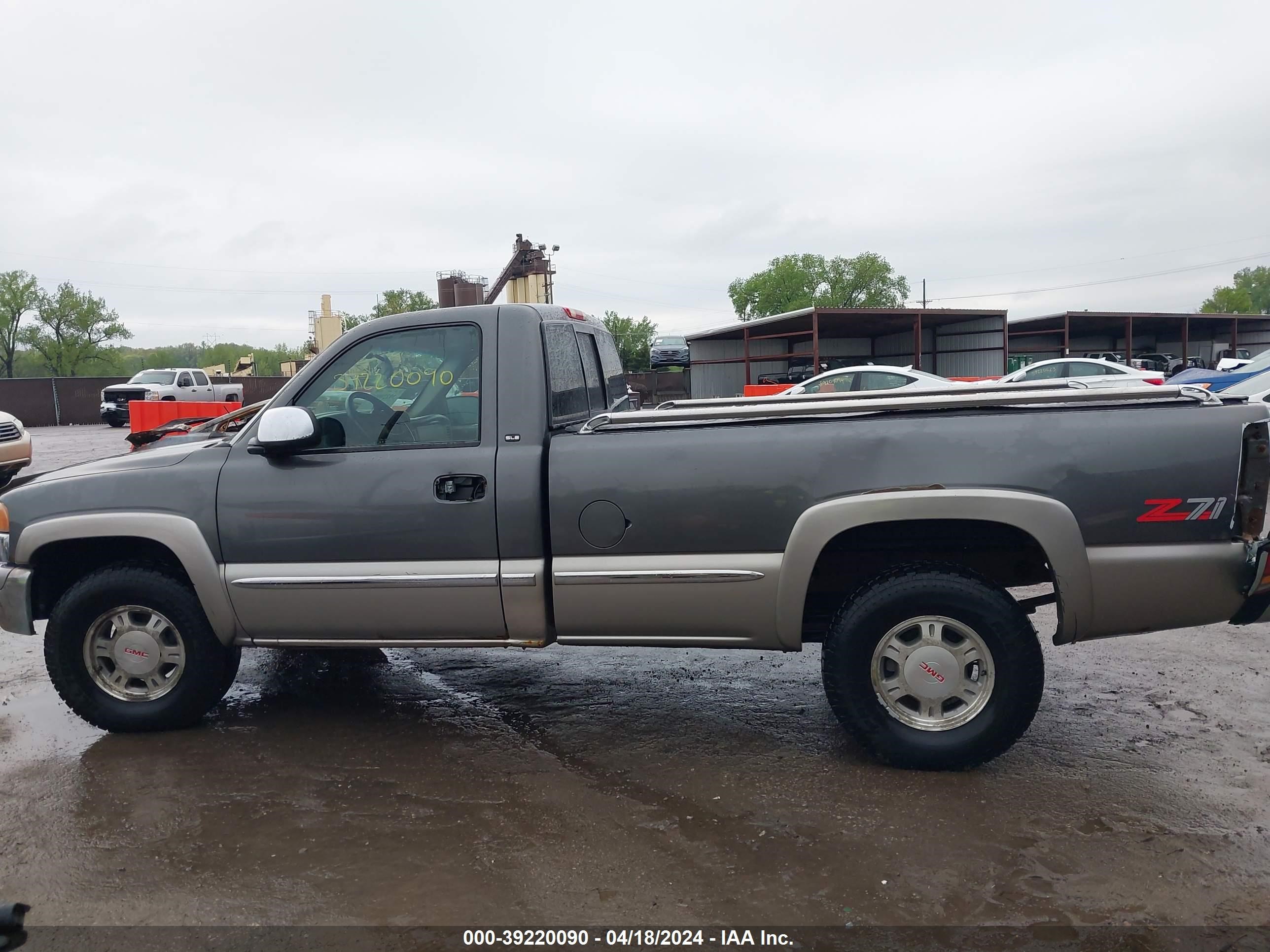 Photo 13 VIN: 1GTEK14V0YE301085 - GMC SIERRA 