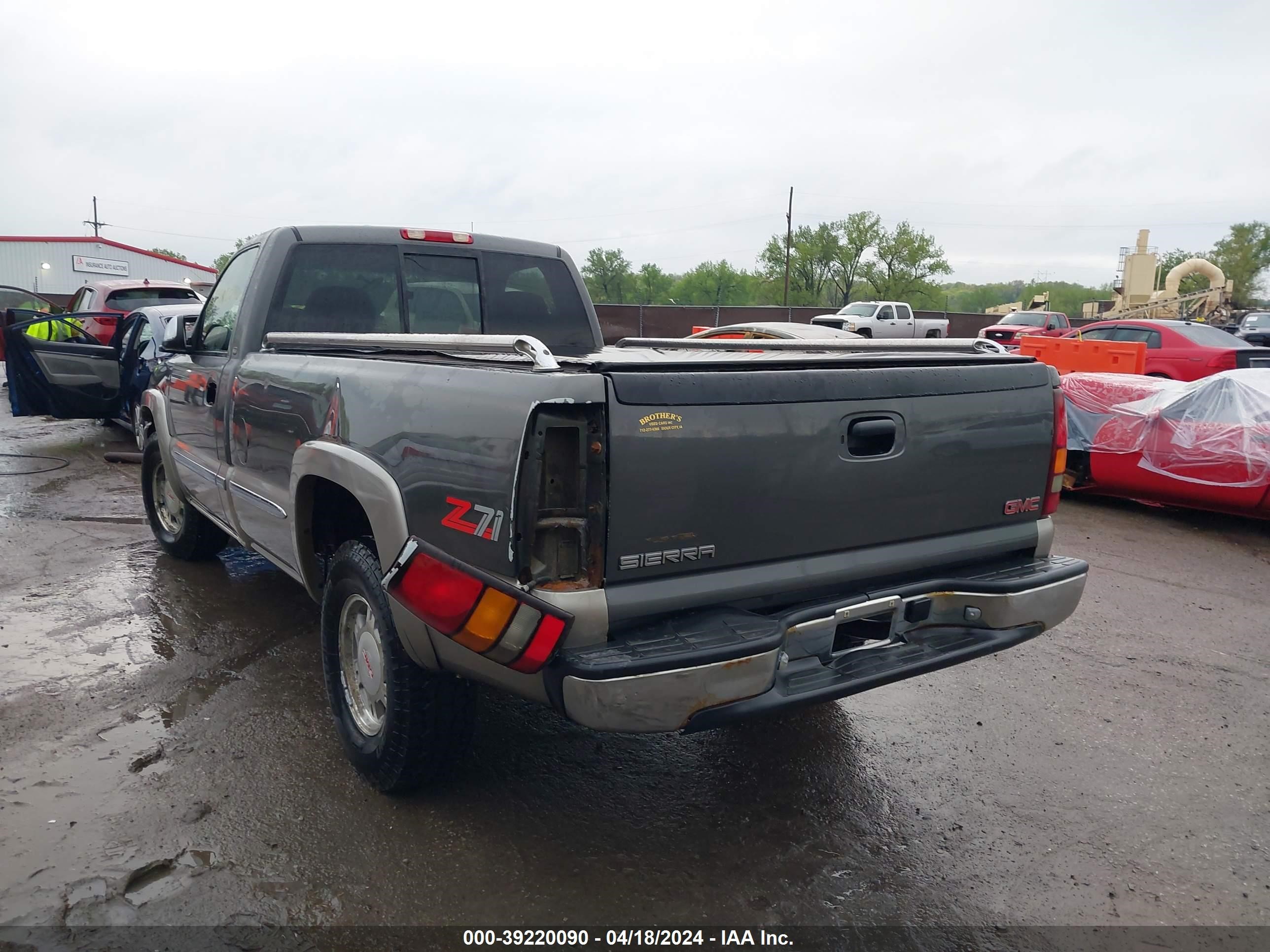 Photo 2 VIN: 1GTEK14V0YE301085 - GMC SIERRA 