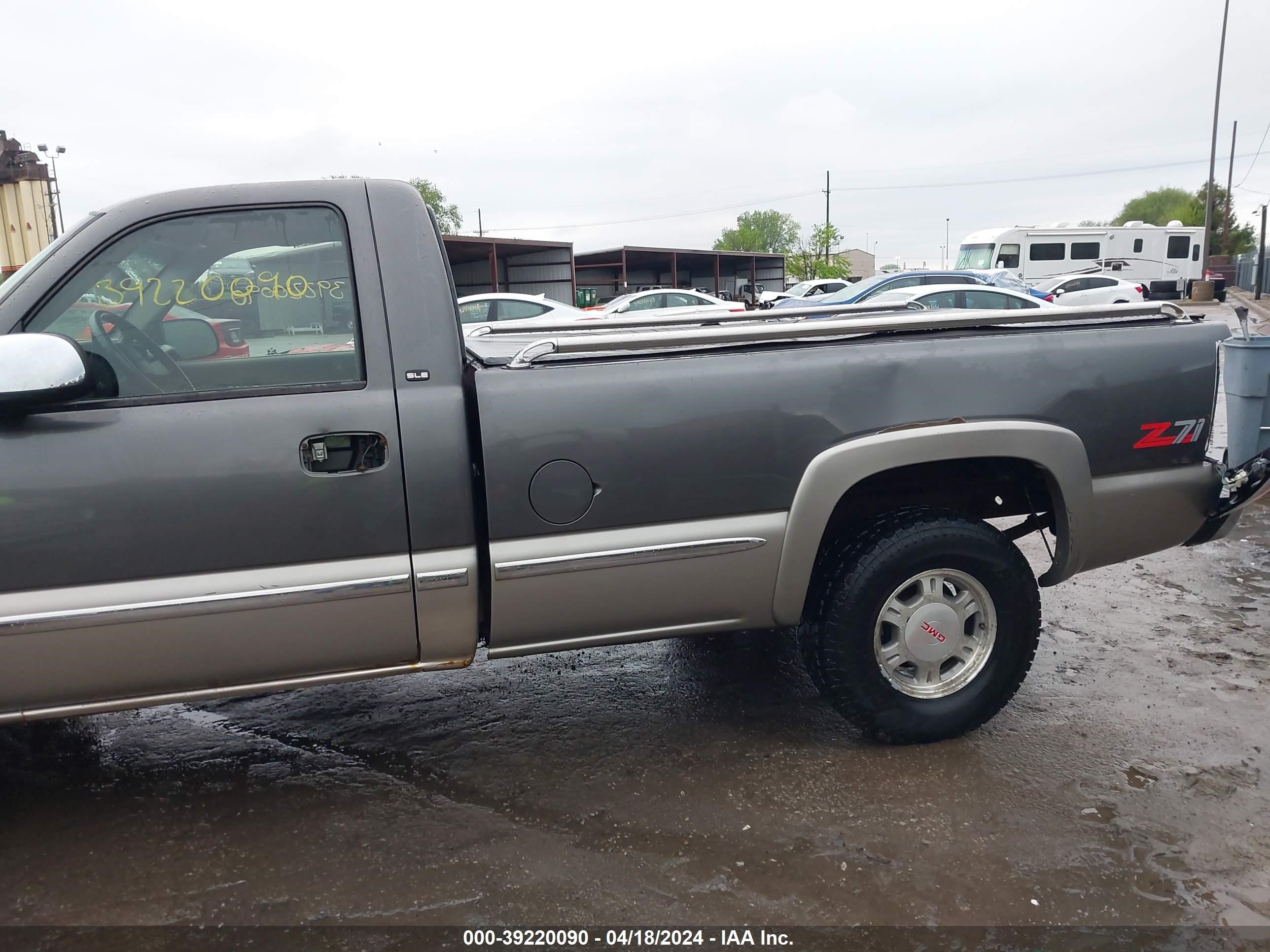 Photo 5 VIN: 1GTEK14V0YE301085 - GMC SIERRA 