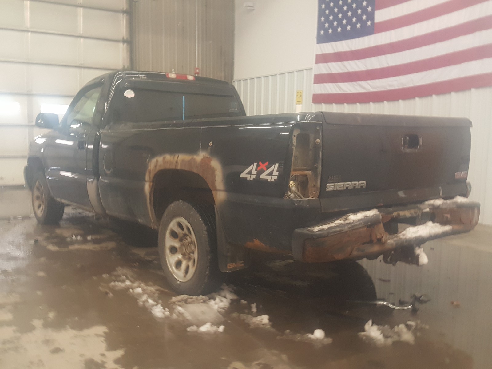 Photo 2 VIN: 1GTEK14V65Z214277 - GMC NEW SIERRA 