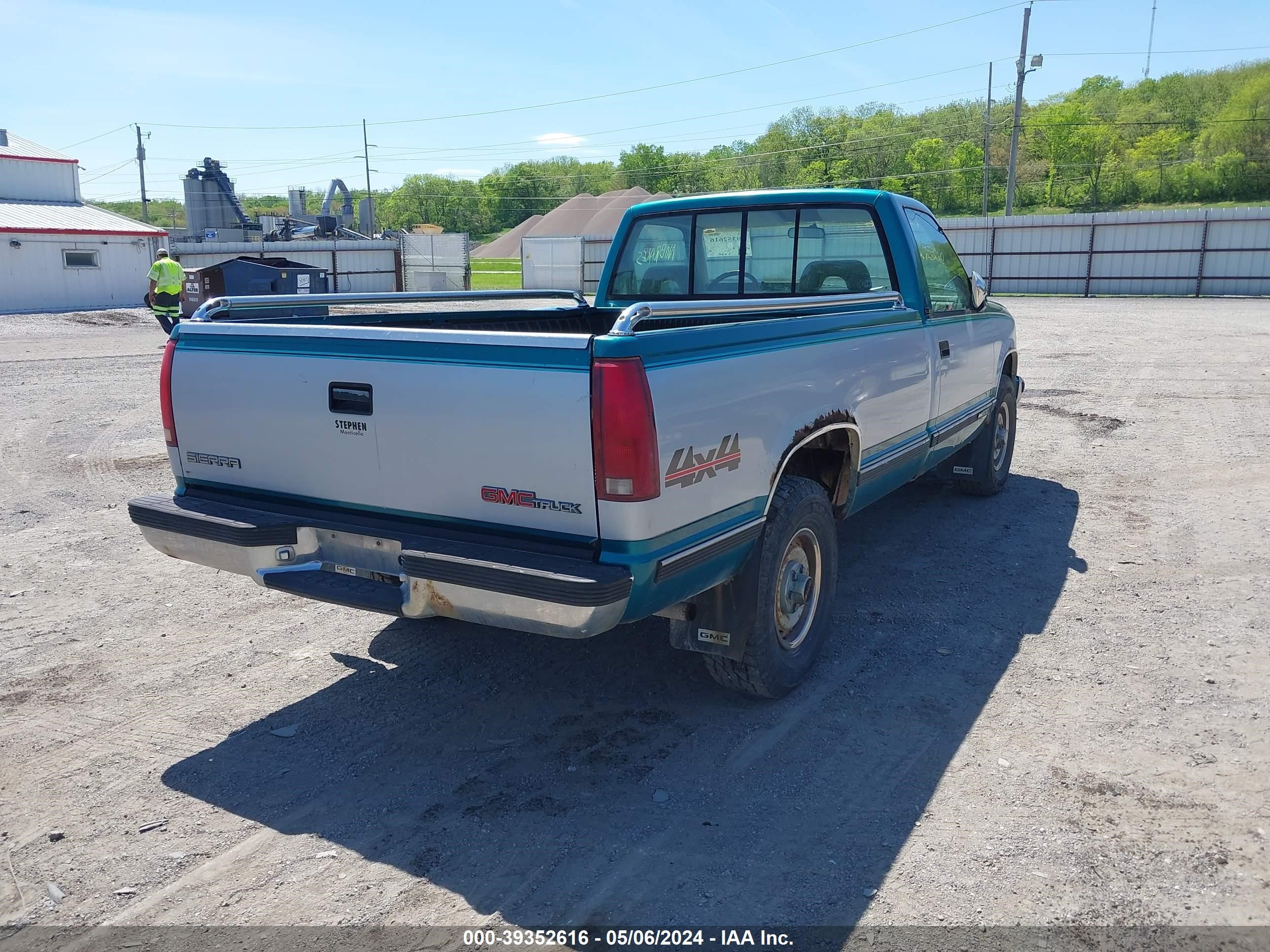 Photo 3 VIN: 1GTEK14Z7PZ537274 - GMC SIERRA 