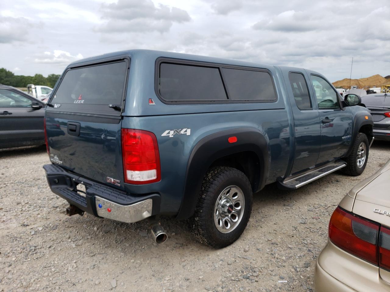 Photo 2 VIN: 1GTEK19009Z236066 - GMC SIERRA 