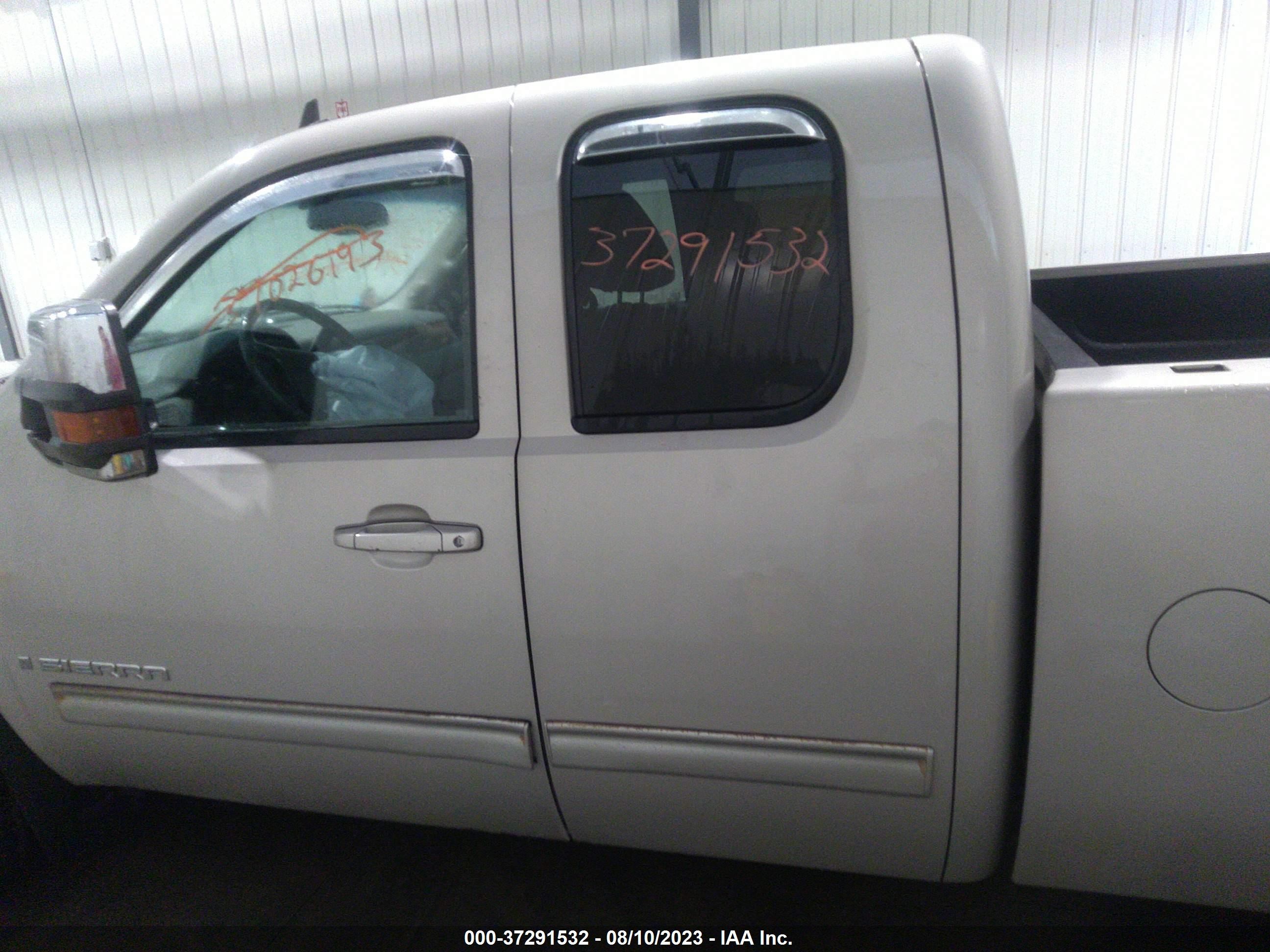 Photo 13 VIN: 1GTEK19038Z155495 - GMC SIERRA 