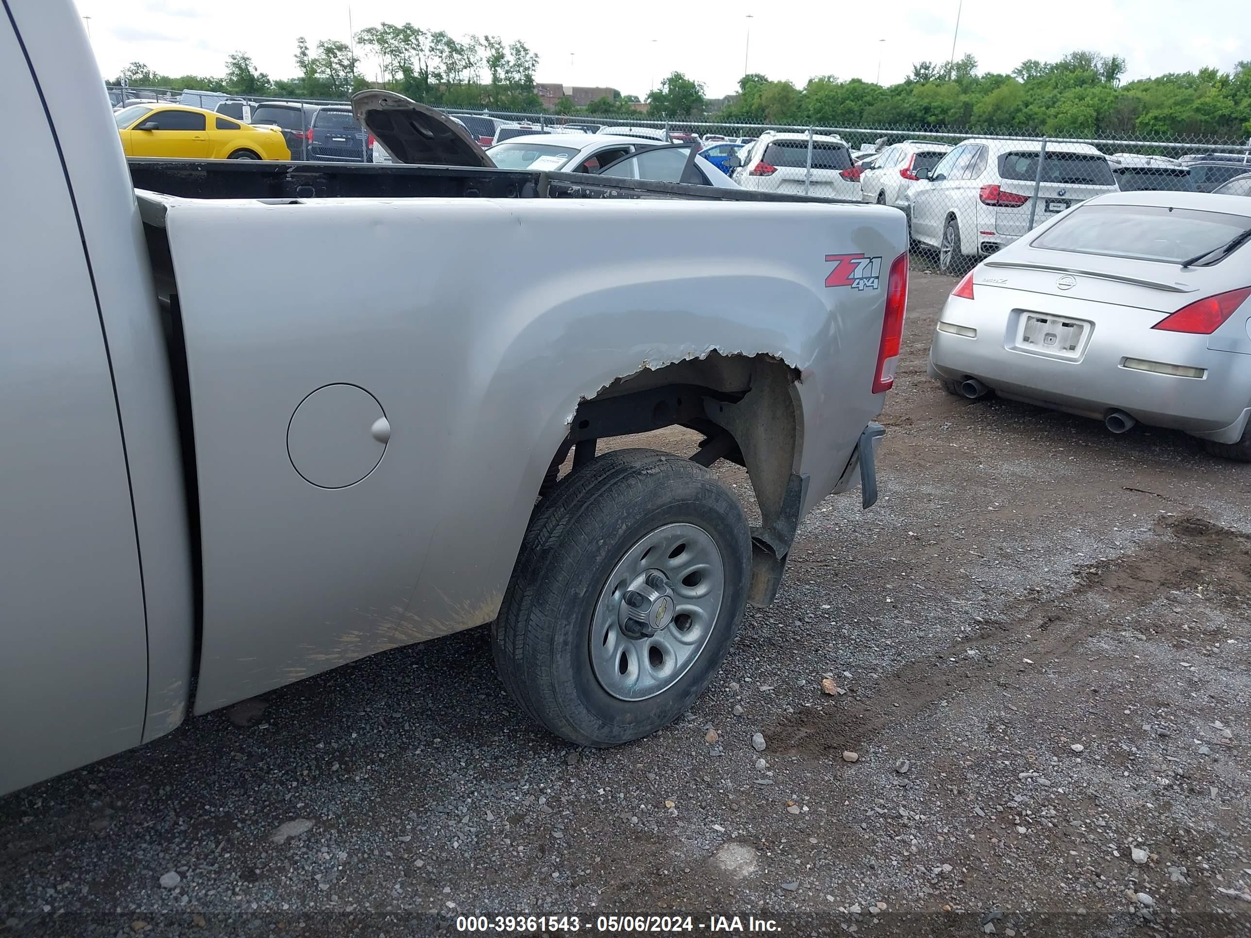 Photo 11 VIN: 1GTEK19058Z313724 - GMC SIERRA 