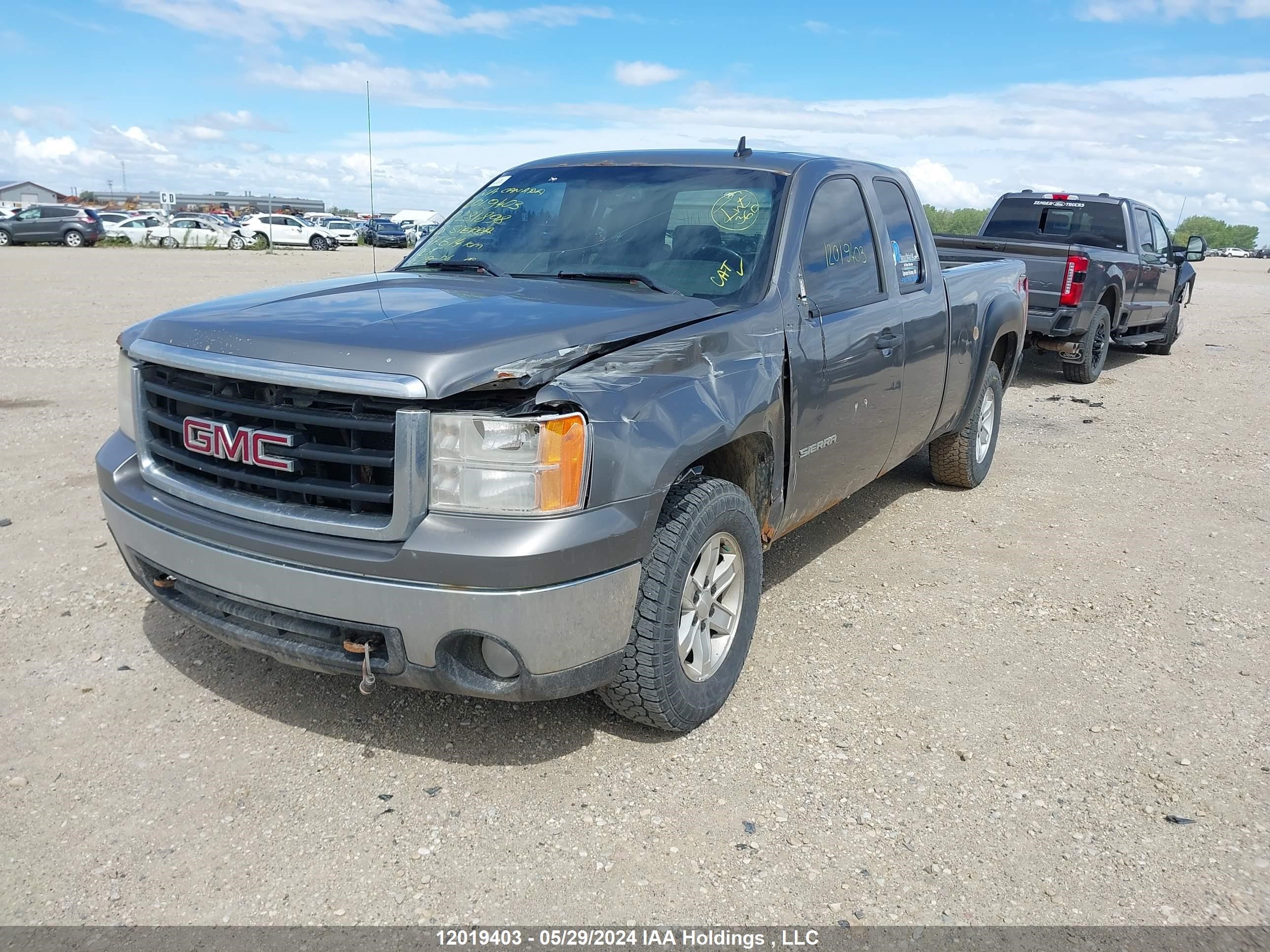 Photo 1 VIN: 1GTEK19088Z281898 - GMC SIERRA 