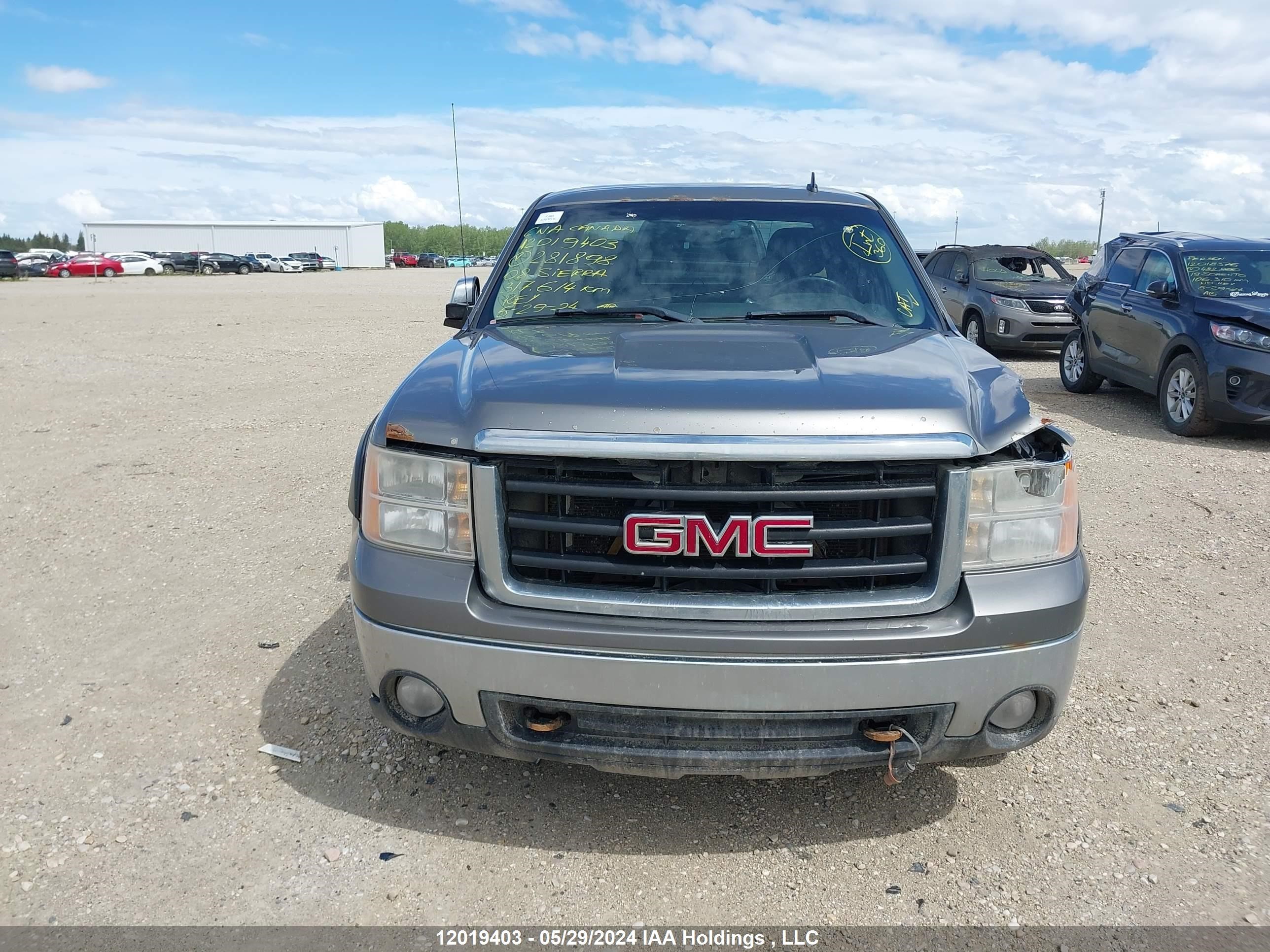 Photo 11 VIN: 1GTEK19088Z281898 - GMC SIERRA 