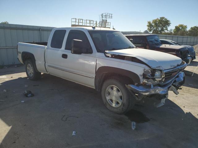 Photo 3 VIN: 1GTEK19B35E160054 - GMC NEW SIERRA 