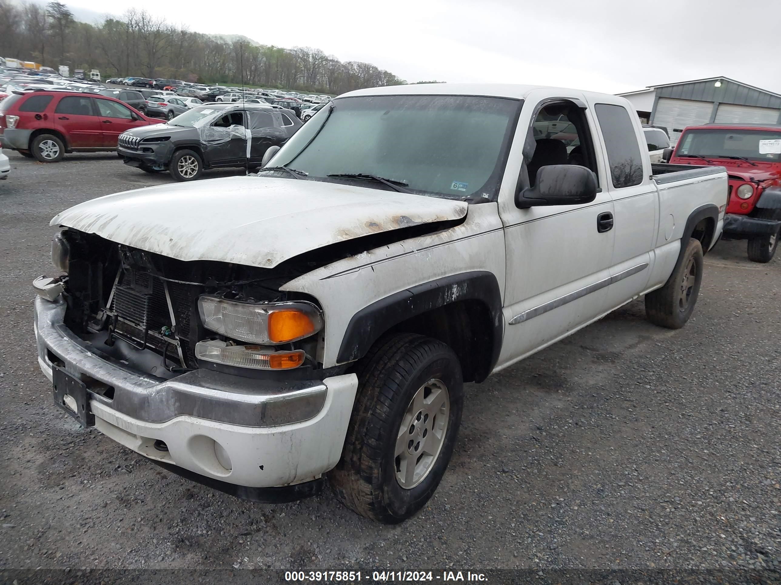 Photo 12 VIN: 1GTEK19B65E124438 - GMC SIERRA 