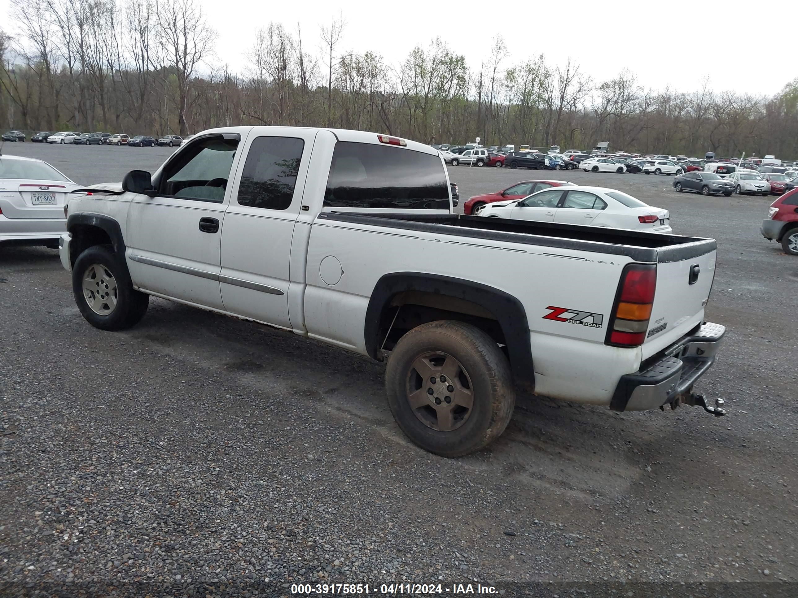 Photo 2 VIN: 1GTEK19B65E124438 - GMC SIERRA 