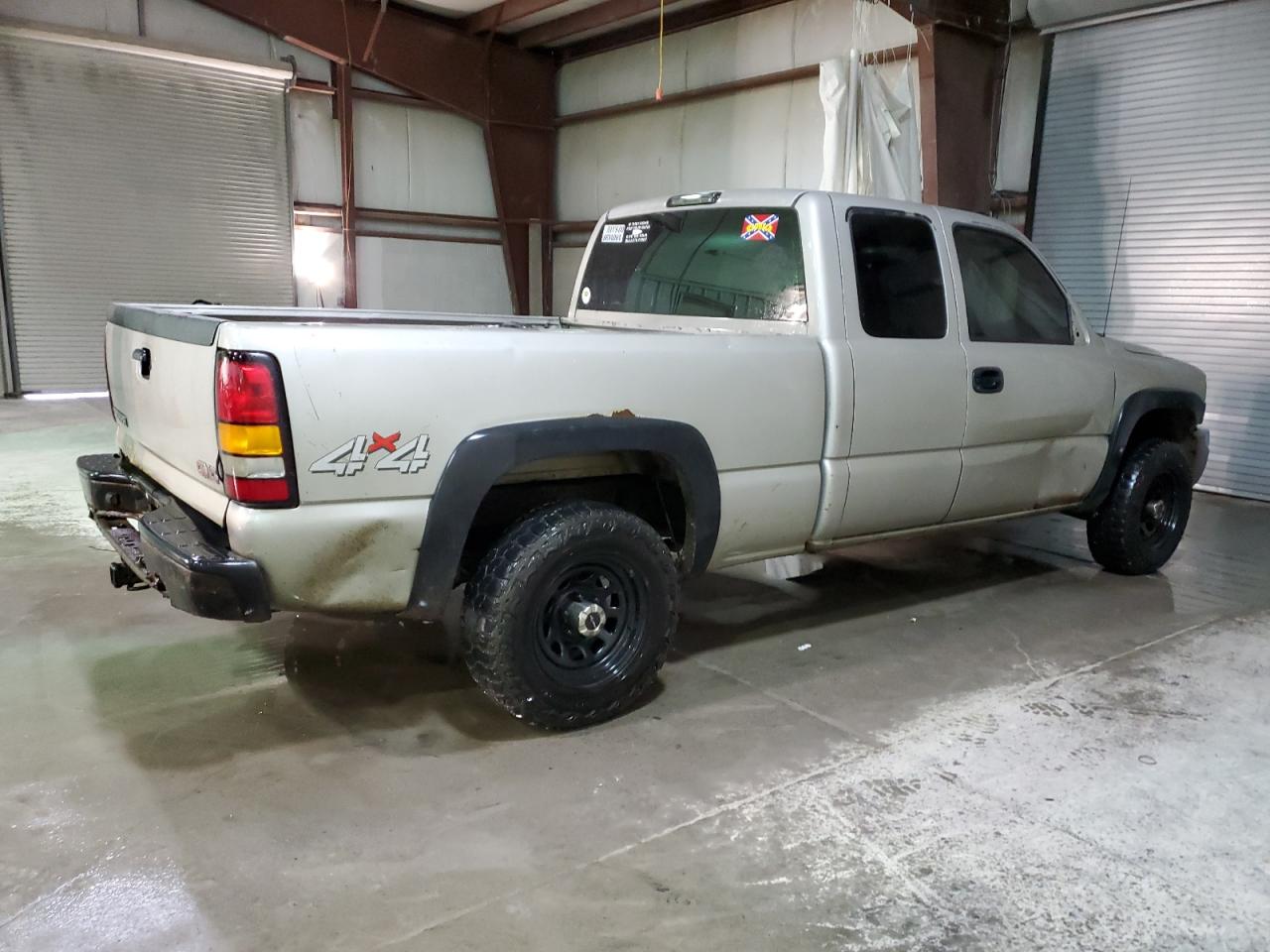 Photo 2 VIN: 1GTEK19B77E177412 - GMC SIERRA 