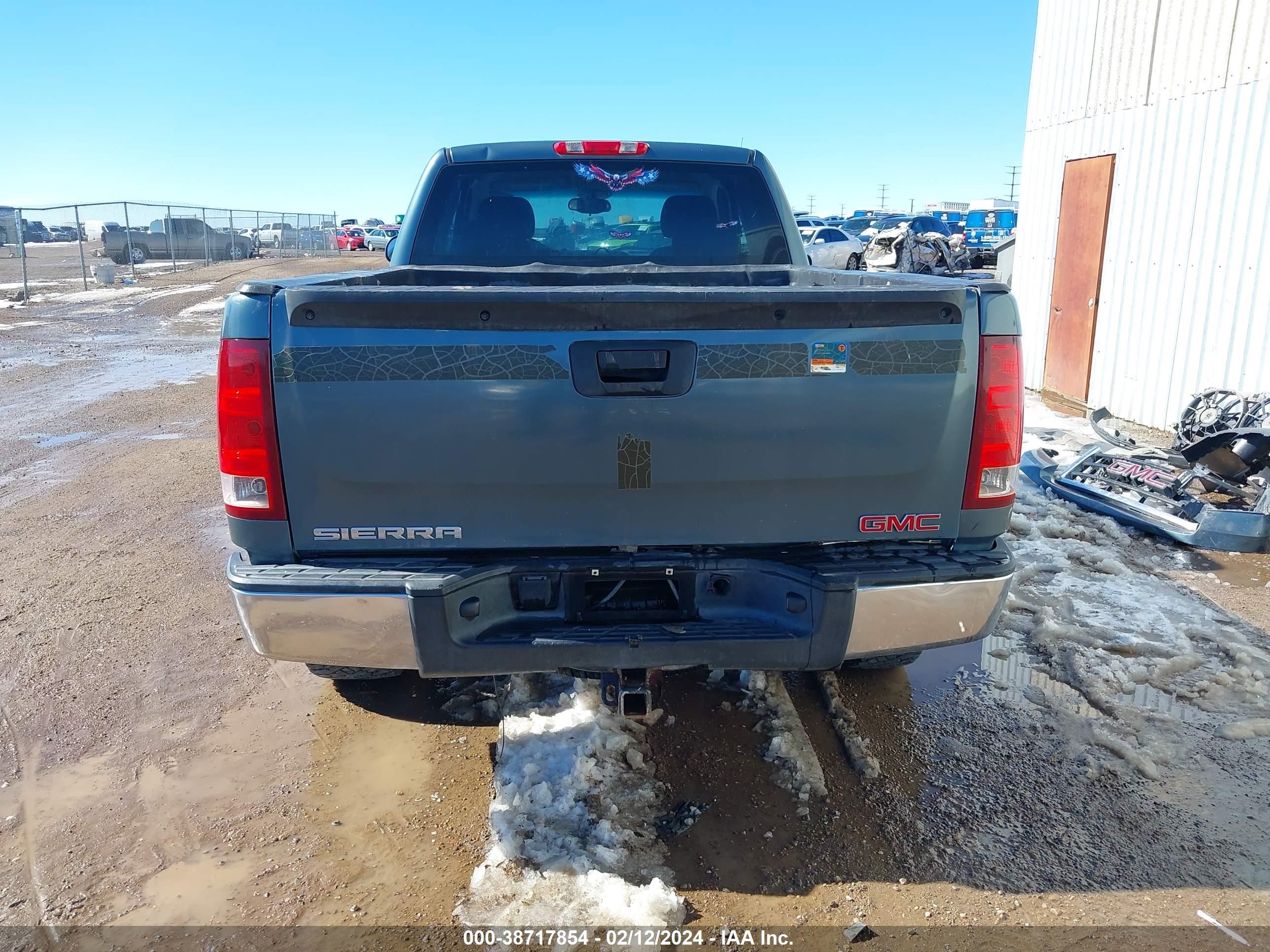 Photo 16 VIN: 1GTEK19C98E130084 - GMC SIERRA 