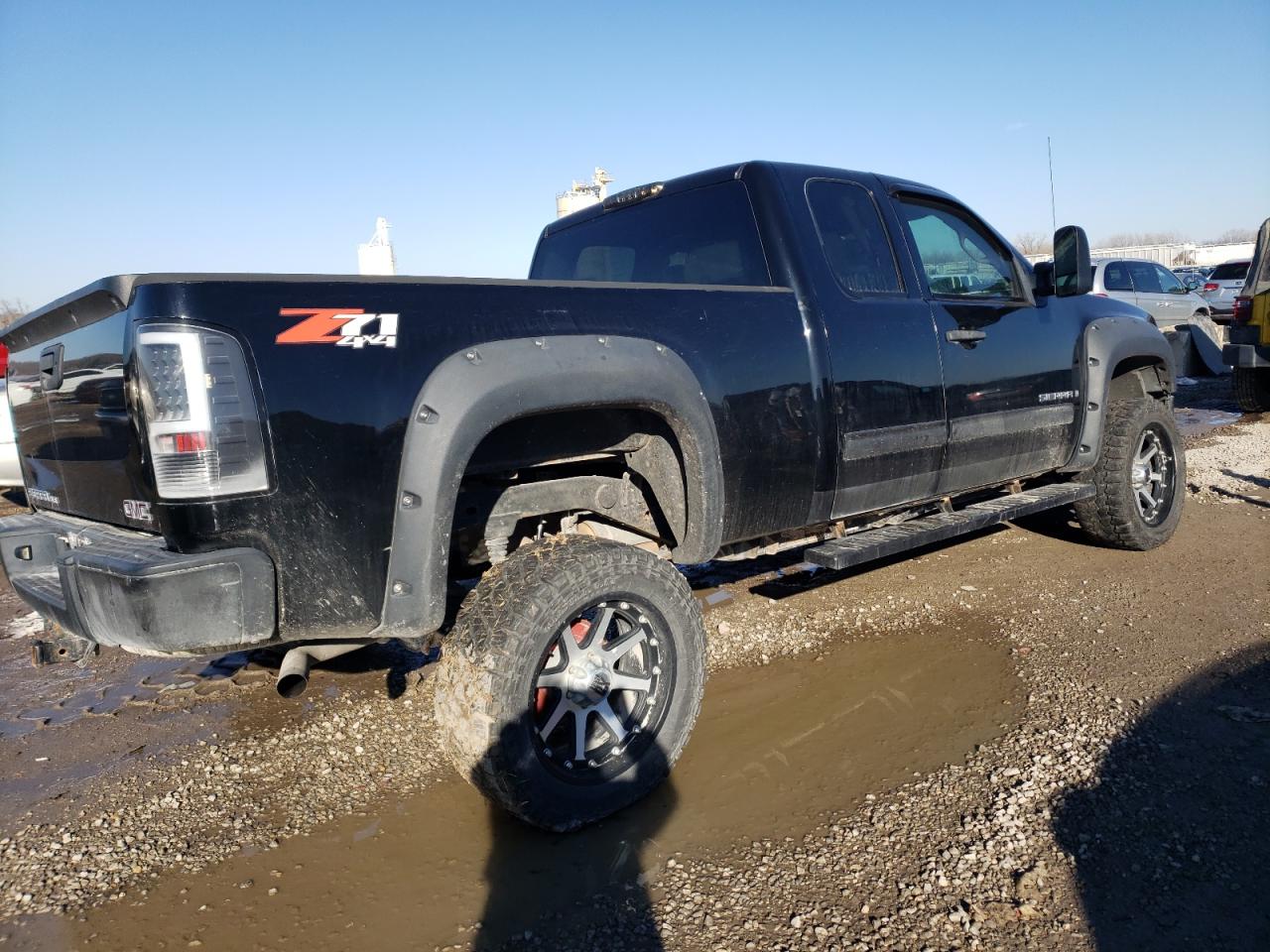 Photo 2 VIN: 1GTEK19J37Z642428 - GMC SIERRA 